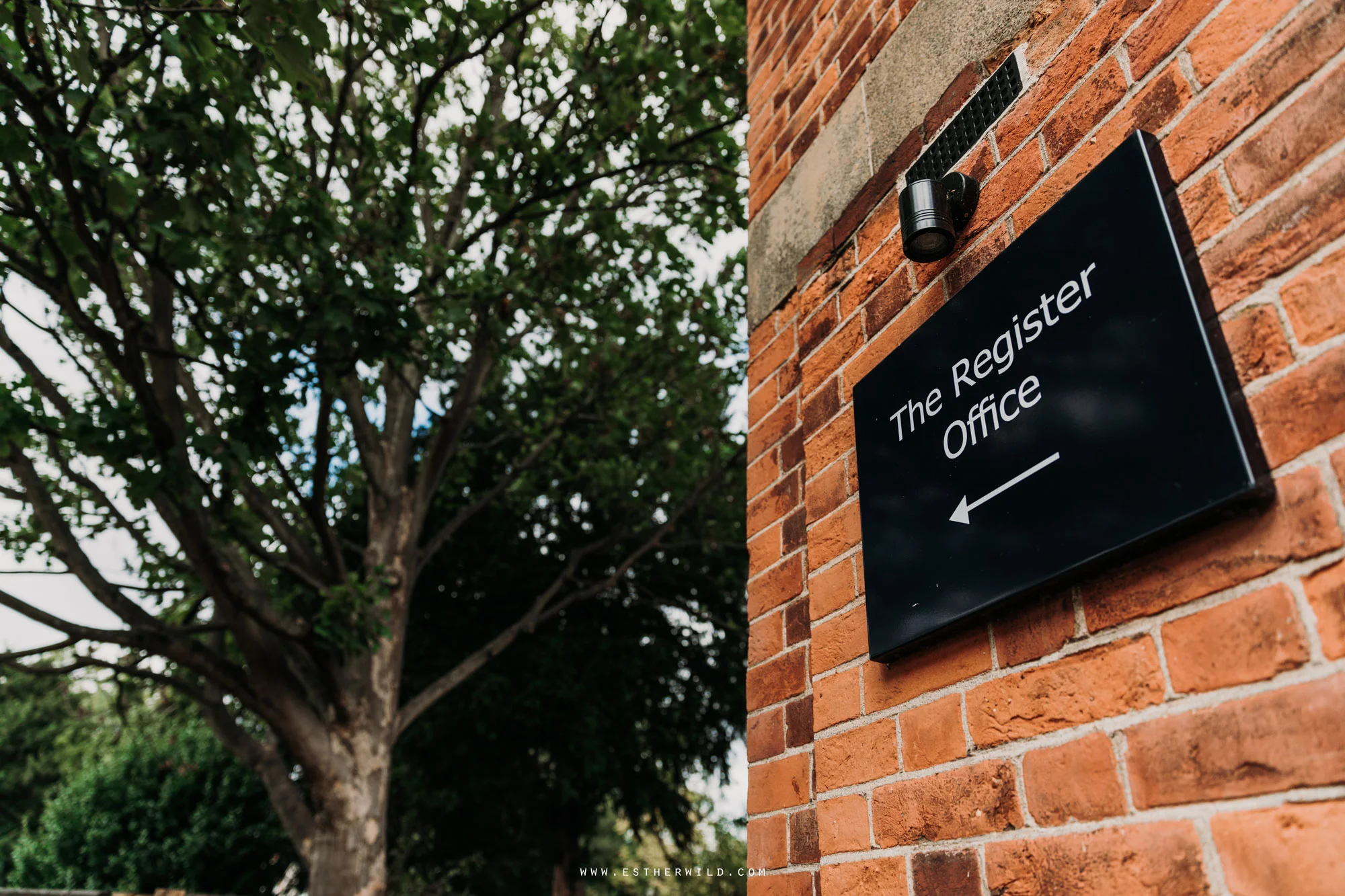 Twickenham_Registry_Office_London_Wedding_Ceremony_Esther_Wild_Photographer_IMG_0012.jpg
