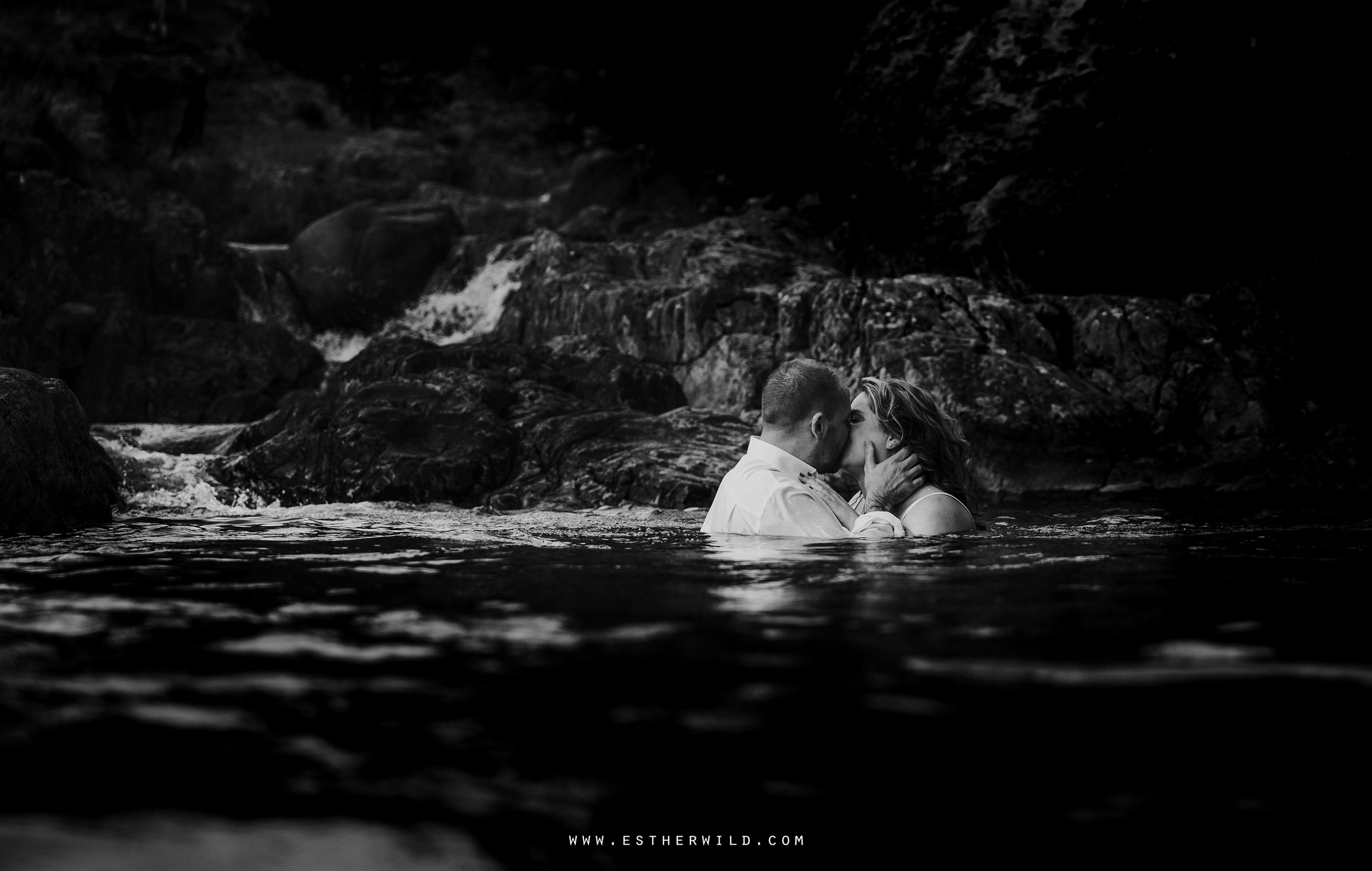 Cumbria_Lake_District_Wasdale_Wedding_Photographer_Destination_Engagement_Anniversary_Esther_Wild_IMG_4404.jpg