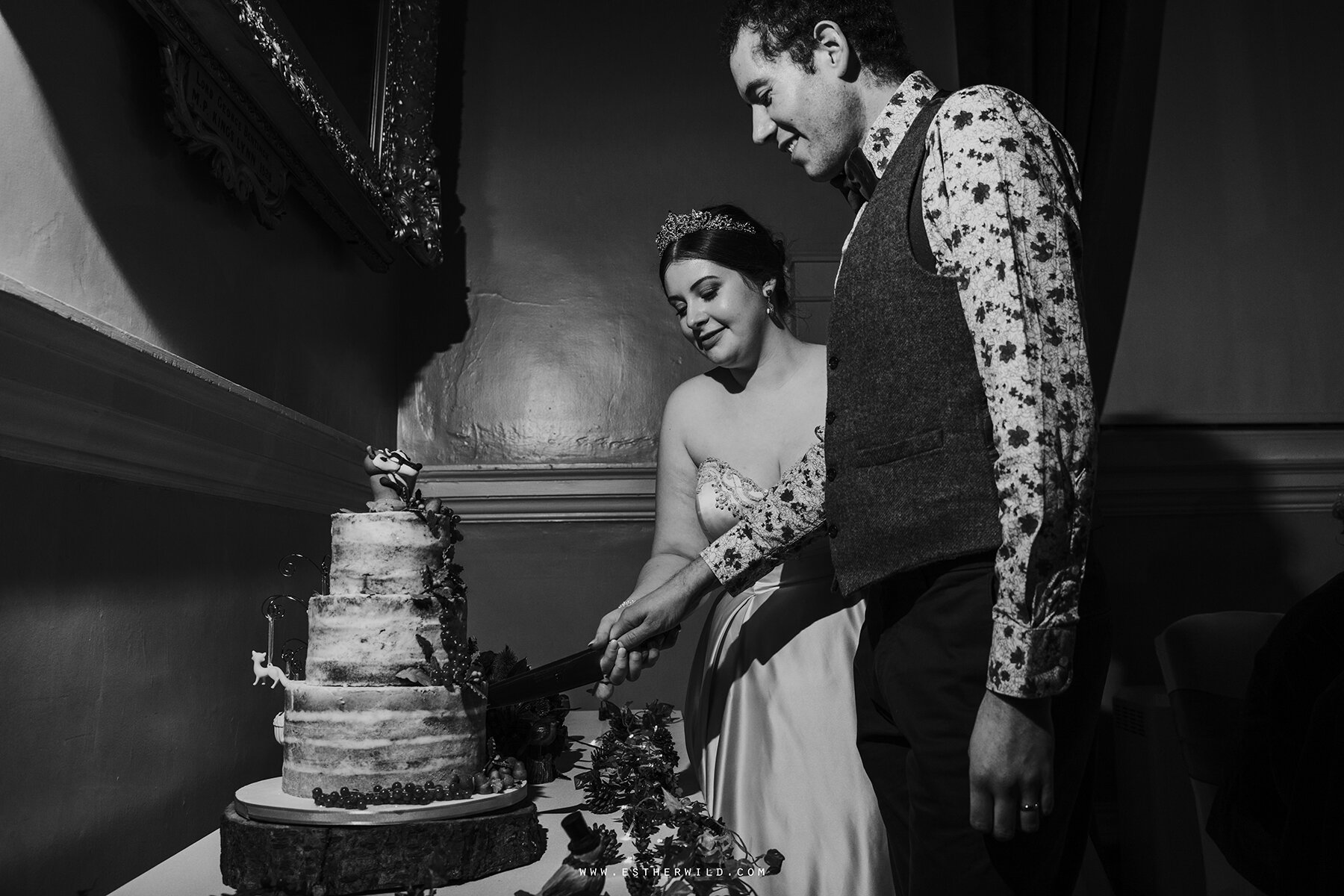 Esther_Wild_Photographer_Kings_Lynn_Town_Hall_Wedding_Tilney_St_Lawrence_Winter_Wedding_Photography_IMG_1823-2.jpg