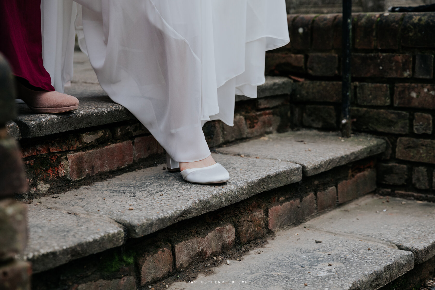 Wootton_House_Dorking_Guildford_London_Winter_Wedding_Photography_Copyright_Esther_Wild_Photographer_IMG_0426.jpg