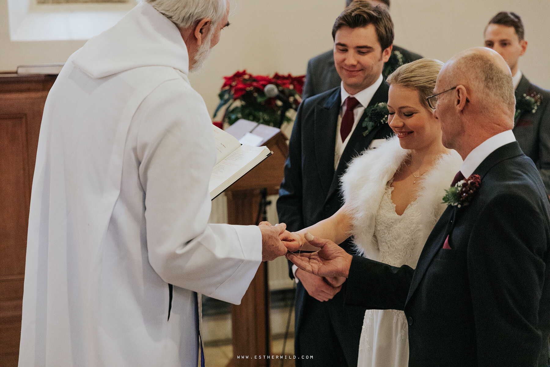 Wootton_House_Dorking_Guildford_London_Winter_Wedding_Photography_Copyright_Esther_Wild_Photographer_IMG_0658.jpg