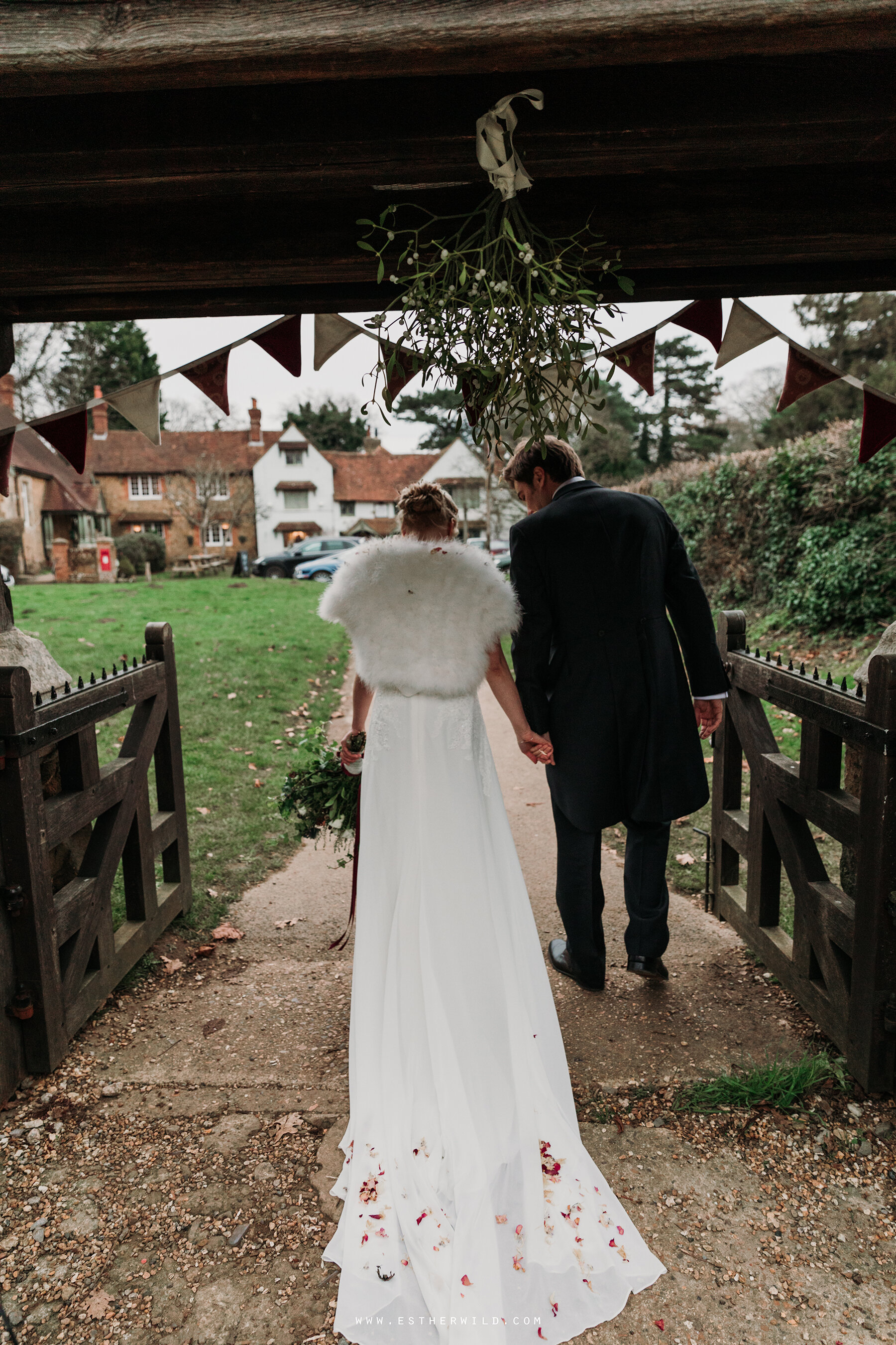 Wootton_House_Dorking_Guildford_London_Winter_Wedding_Photography_Copyright_Esther_Wild_Photographer_IMG_1036.jpg