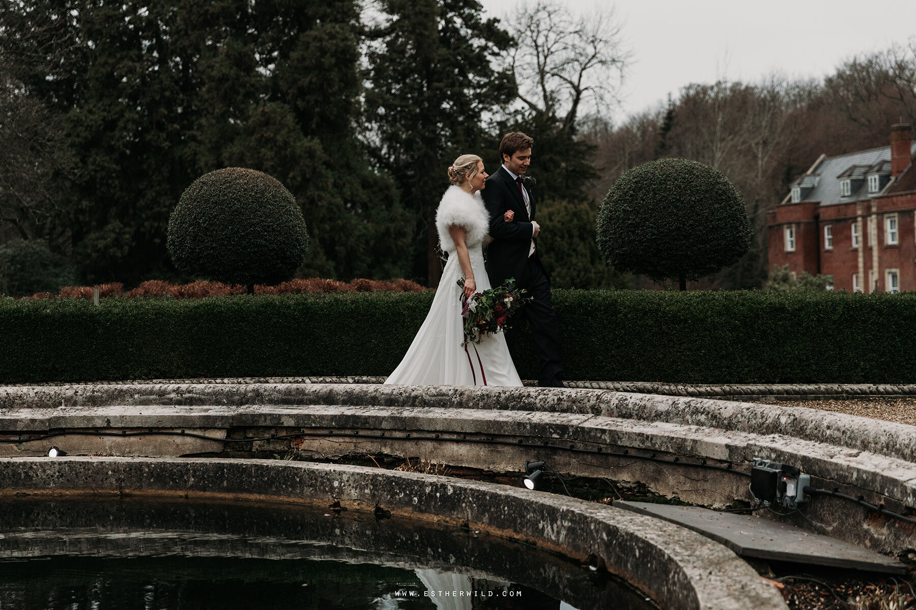 Wootton_House_Dorking_Guildford_London_Winter_Wedding_Photography_Copyright_Esther_Wild_Photographer_IMG_1272.jpg