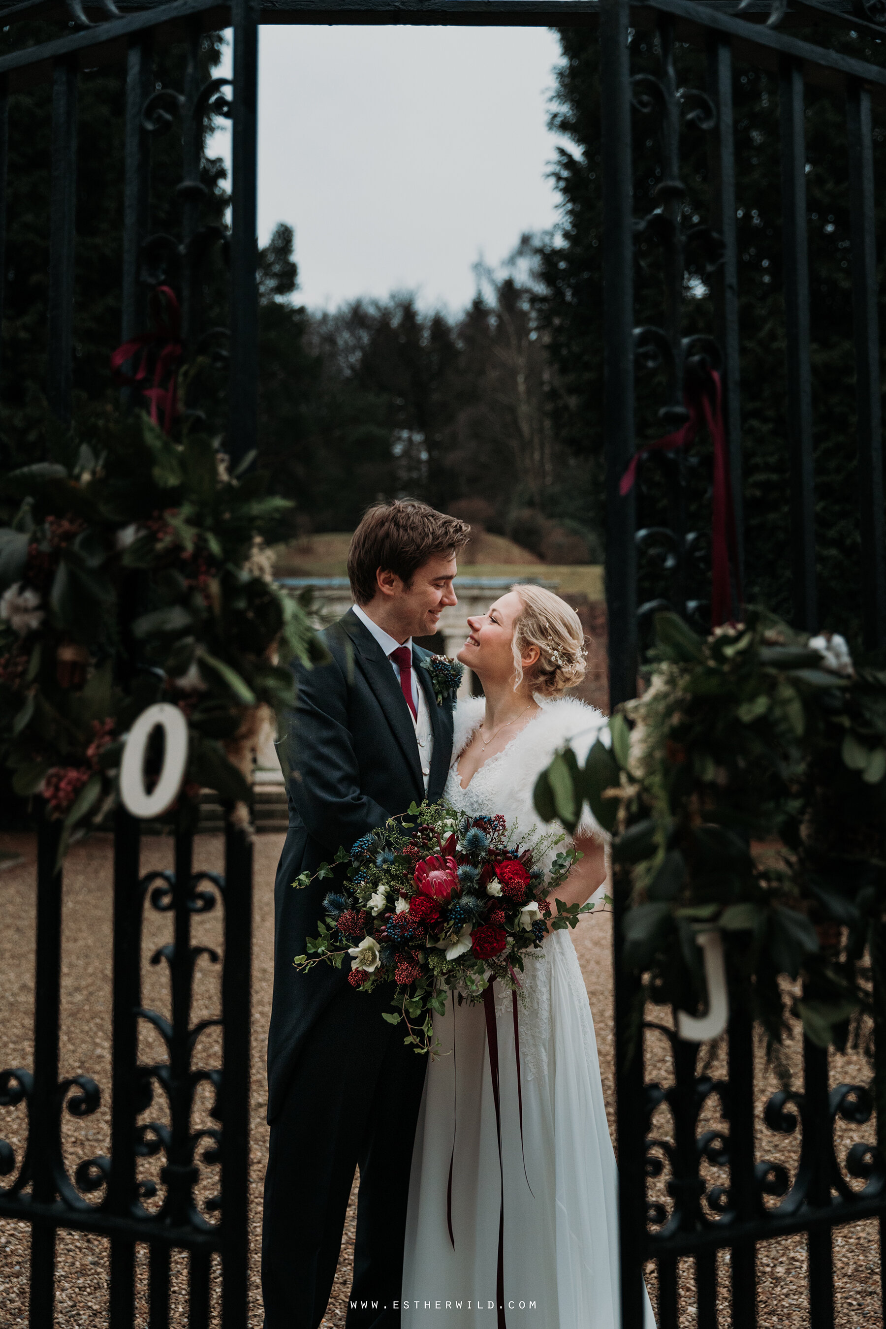 Wootton_House_Dorking_Guildford_London_Winter_Wedding_Photography_Copyright_Esther_Wild_Photographer_IMG_1307.jpg