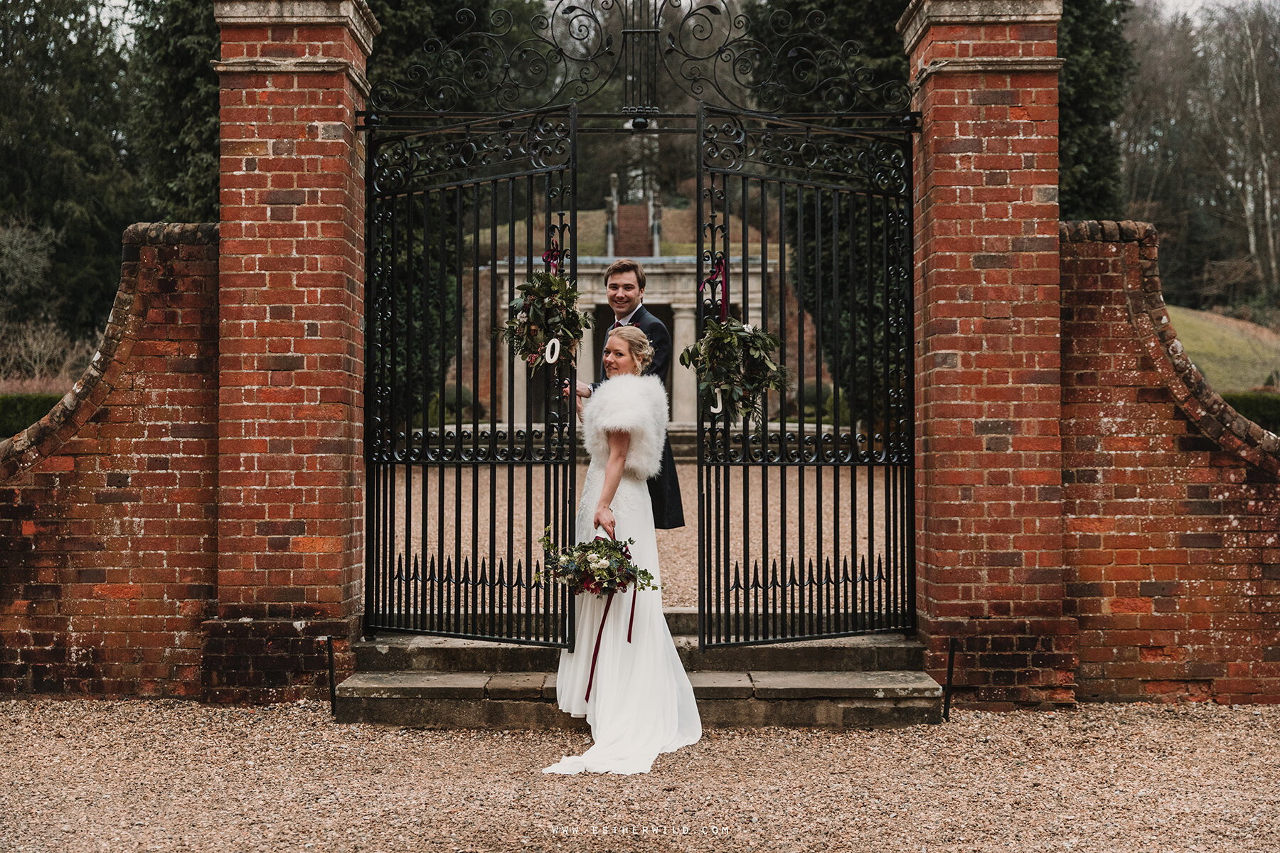 Wootton_House_Dorking_Guildford_London_Winter_Wedding_Photography_Copyright_Esther_Wild_Photographer_IMG_1293.jpg