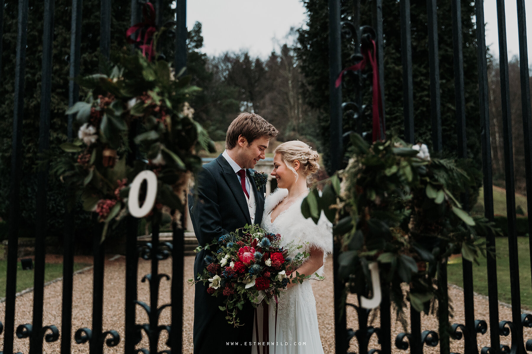 Wootton_House_Dorking_Guildford_London_Winter_Wedding_Photography_Copyright_Esther_Wild_Photographer_IMG_1319.jpg