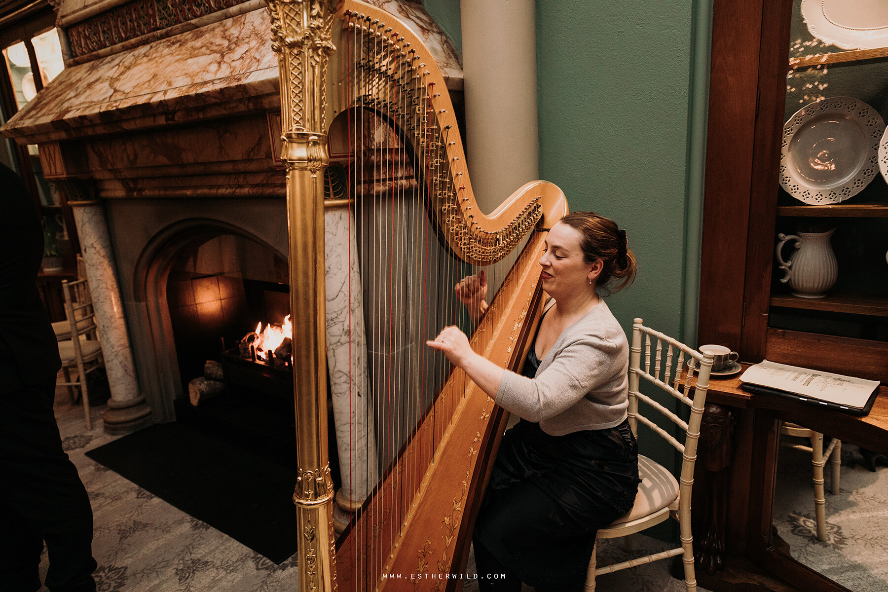 Wootton_House_Dorking_Guildford_London_Winter_Wedding_Photography_Copyright_Esther_Wild_Photographer_IMG_1436.jpg