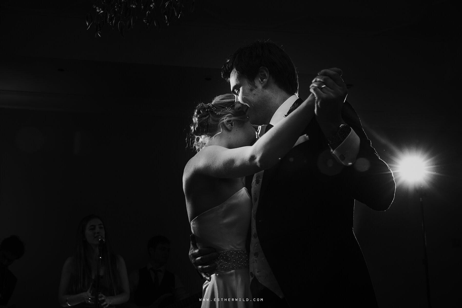 Wootton_House_Dorking_Guildford_London_Winter_Wedding_Photography_Copyright_Esther_Wild_Photographer_IMG_2401-2.jpg