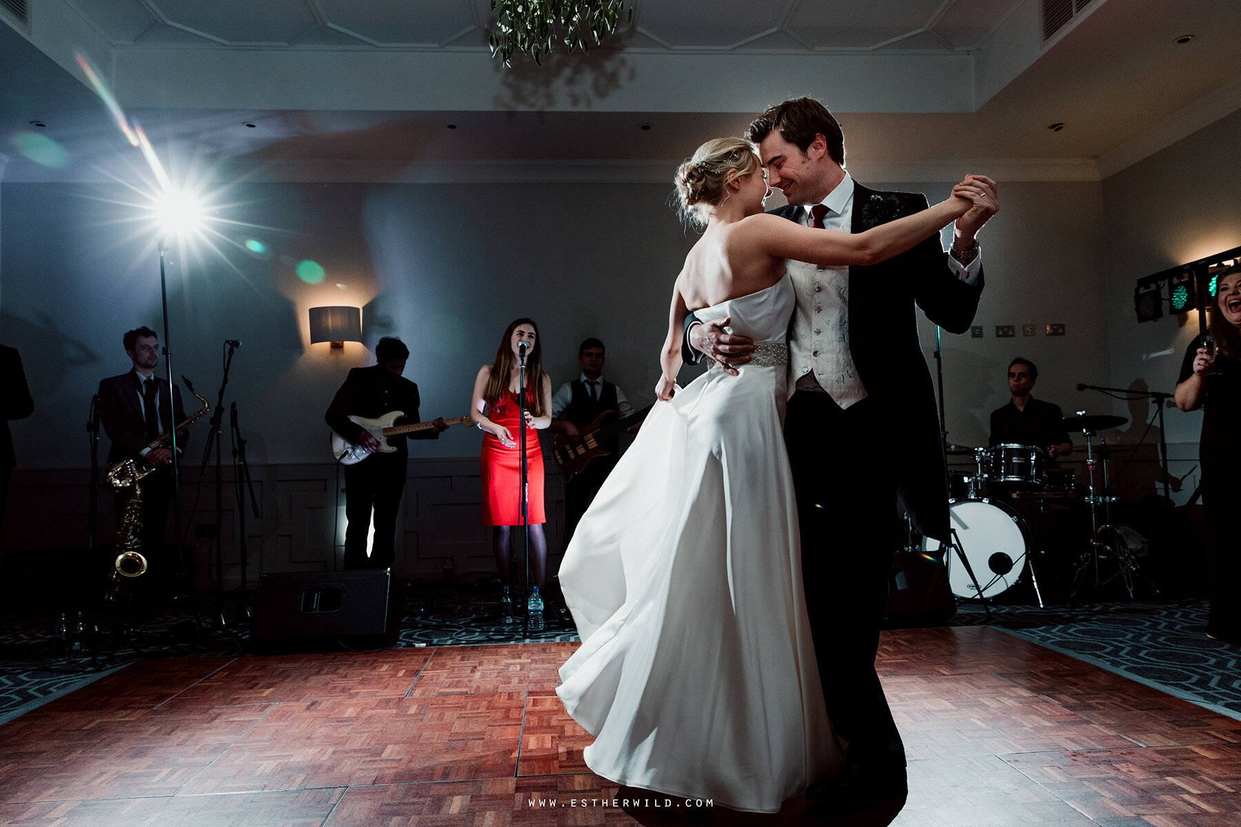 Wootton_House_Dorking_Guildford_London_Winter_Wedding_Photography_Copyright_Esther_Wild_Photographer_IMG_2404.jpg