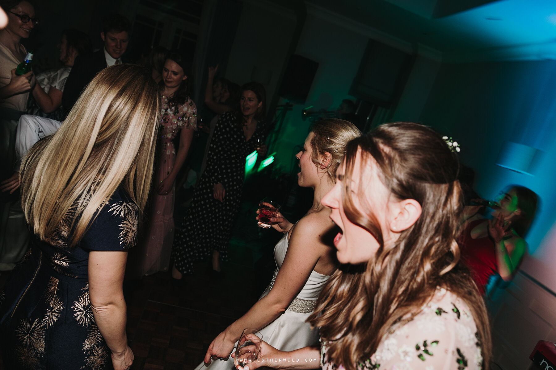 Wootton_House_Dorking_Guildford_London_Winter_Wedding_Photography_Copyright_Esther_Wild_Photographer_IMG_2639.jpg