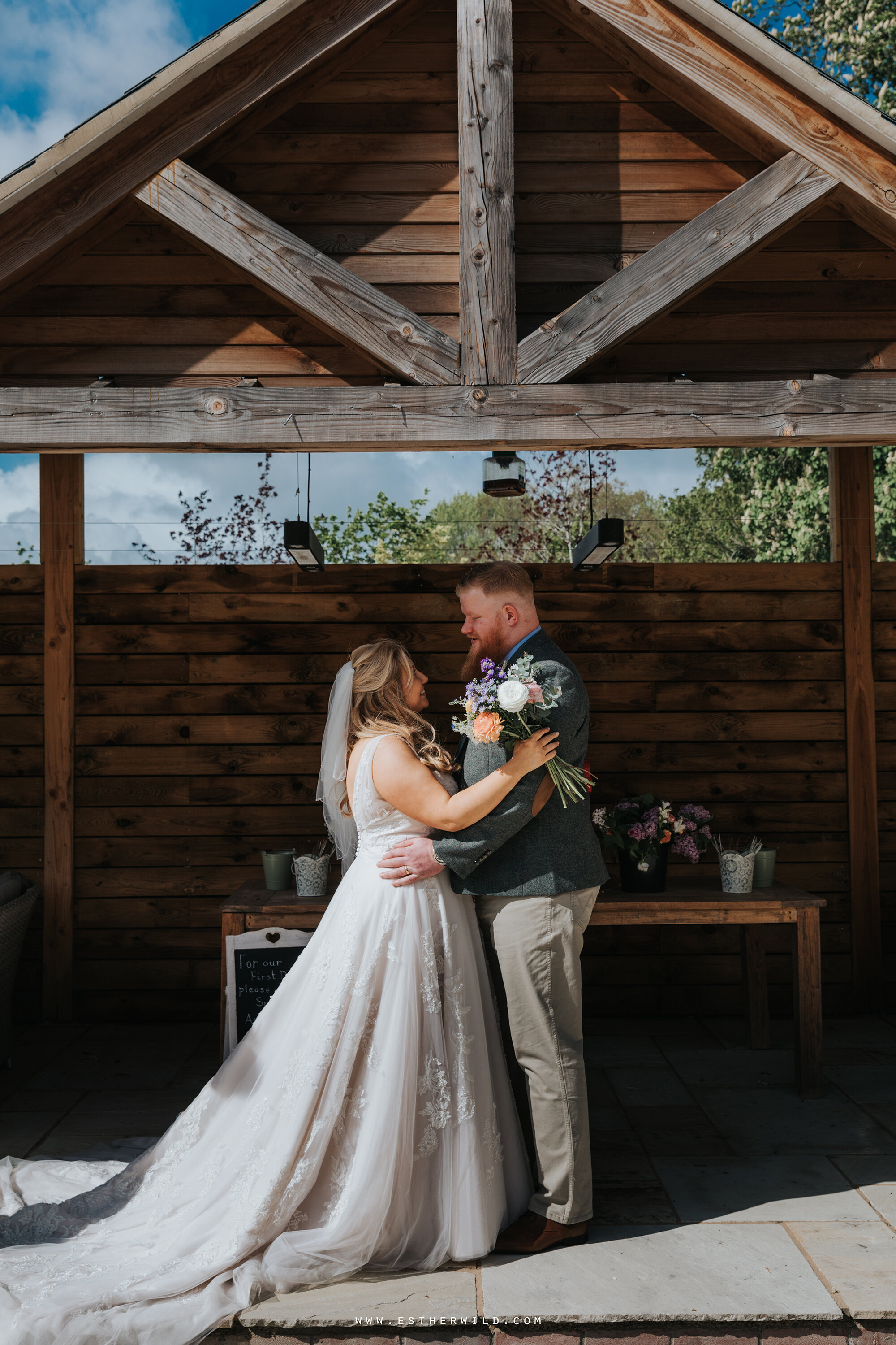 Ffolkes_Arms_Hillington_Kings_Lynn_Norfolk_Wedding_Photography_Copyright_Esther_Wild_Photographer_IMG_1029.jpg