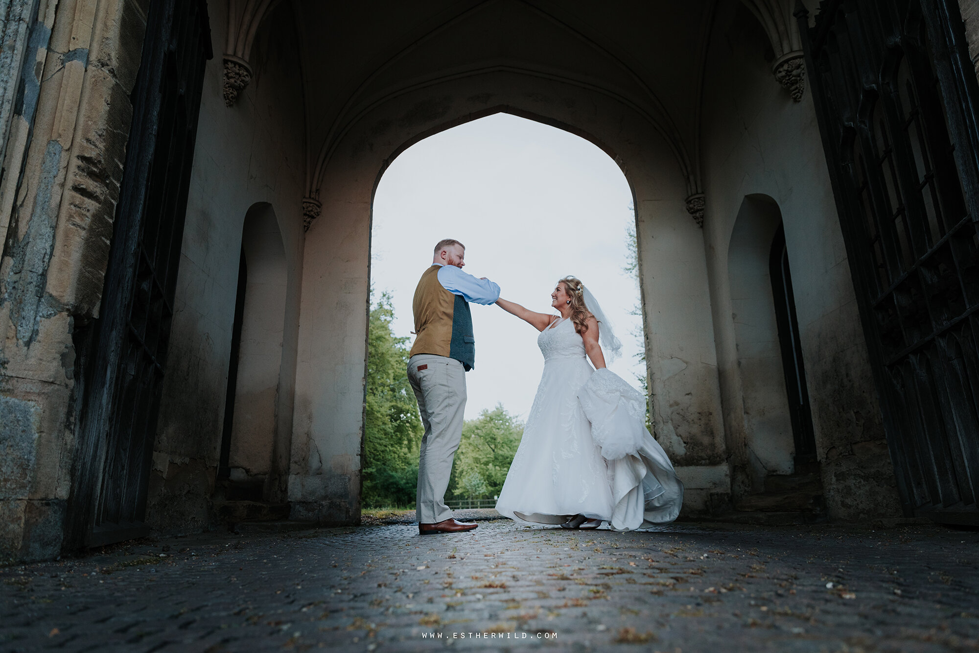 Ffolkes_Arms_Hillington_Kings_Lynn_Norfolk_Wedding_Photography_Copyright_Esther_Wild_Photographer_IMG_1712.jpg