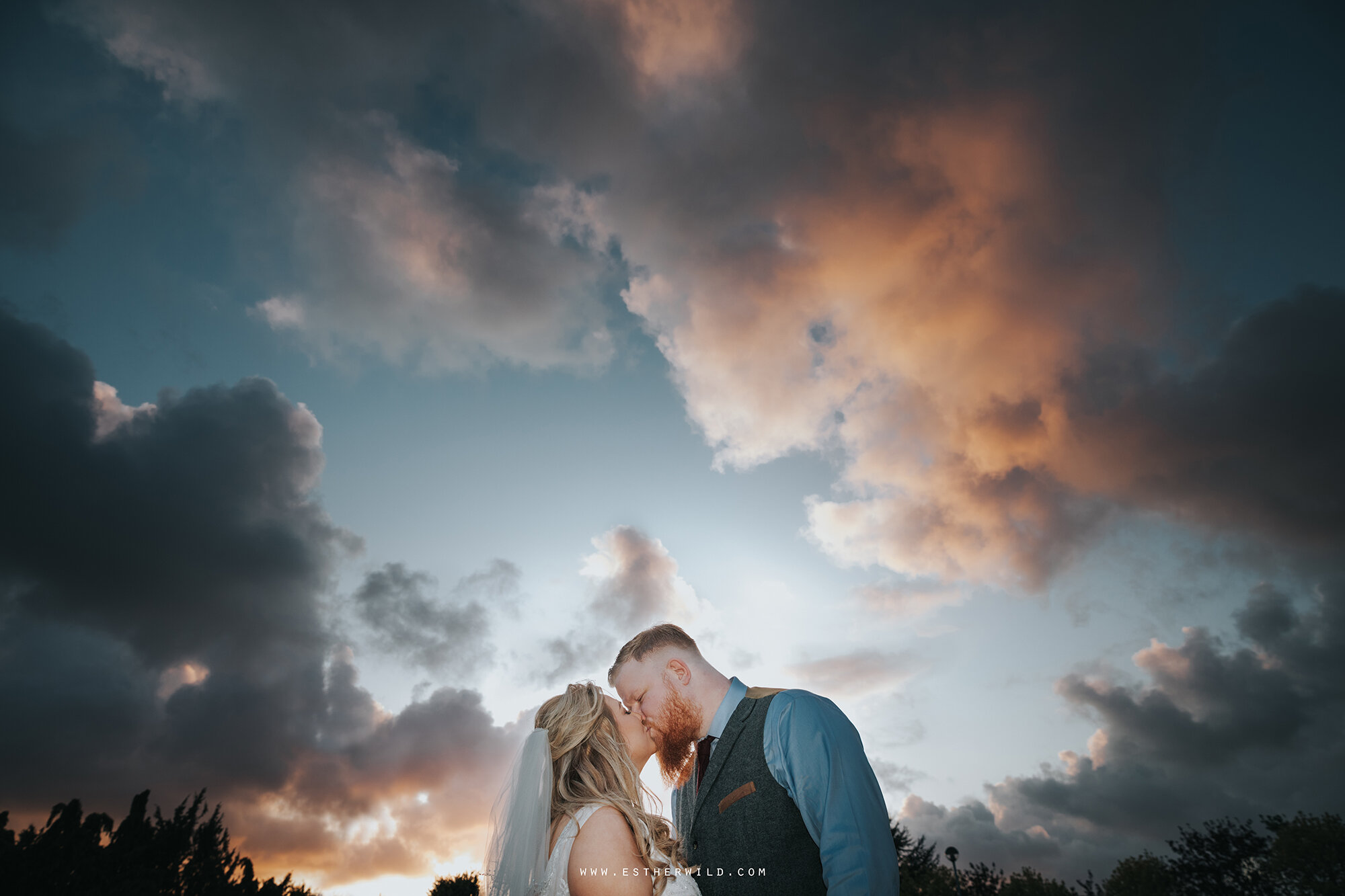 Ffolkes_Arms_Hillington_Kings_Lynn_Norfolk_Wedding_Photography_Copyright_Esther_Wild_Photographer_IMG_1759.jpg