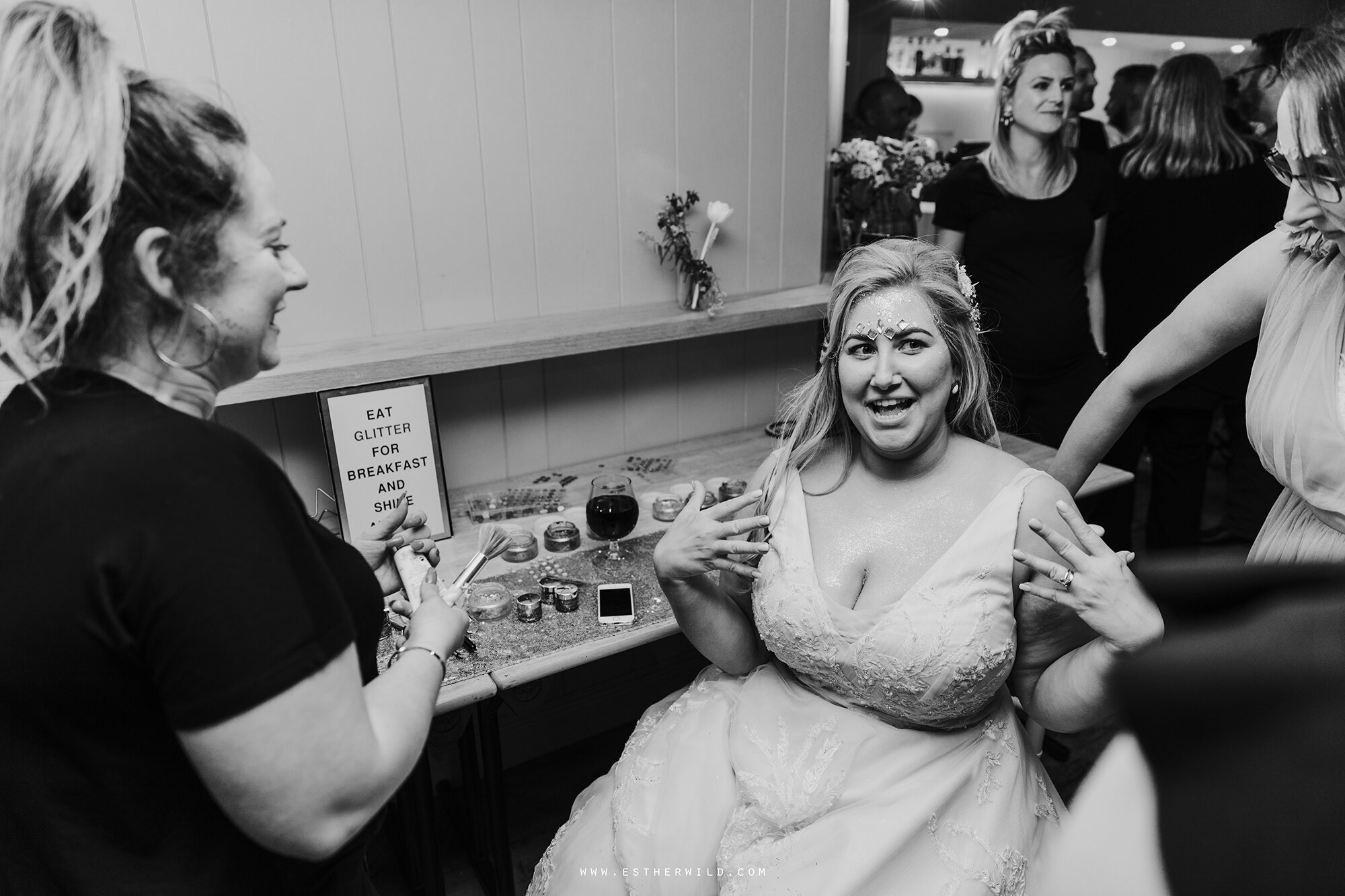 Ffolkes_Arms_Hillington_Kings_Lynn_Norfolk_Wedding_Photography_Copyright_Esther_Wild_Photographer_IMG_2054-2.jpg