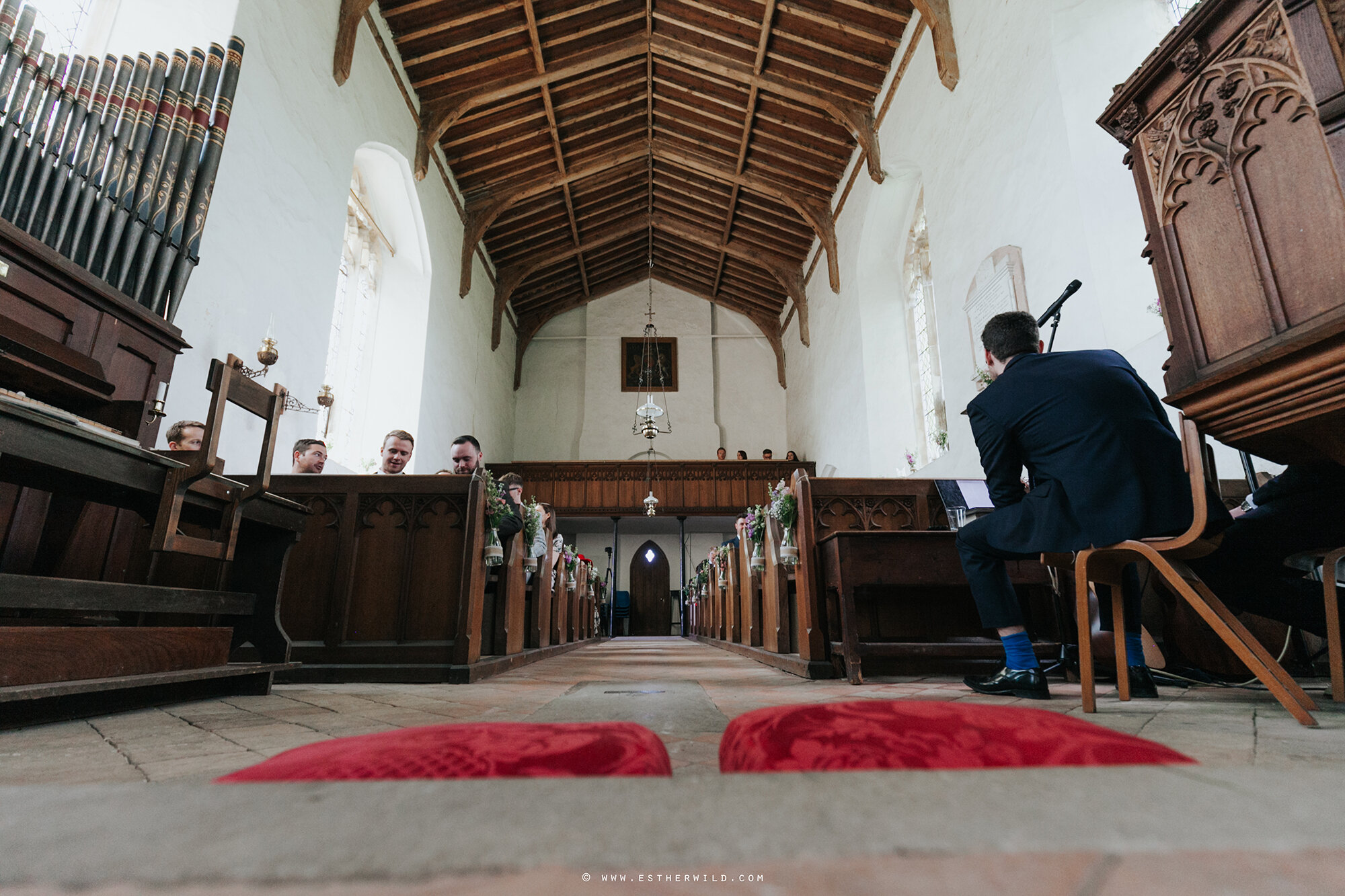 Glebe_Farm_Barn_Norfolk_Wedding_Photographer_Copyright_Esther_Wild_Photographer_194-IMG_2445.jpg