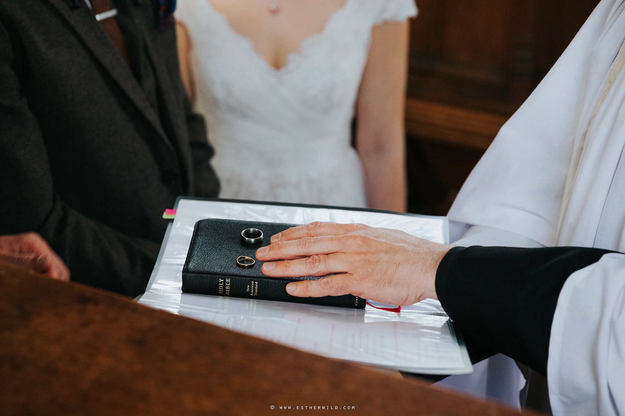 Glebe_Farm_Barn_Norfolk_Wedding_Photographer_Copyright_Esther_Wild_Photographer_305-IMG_2853.jpg