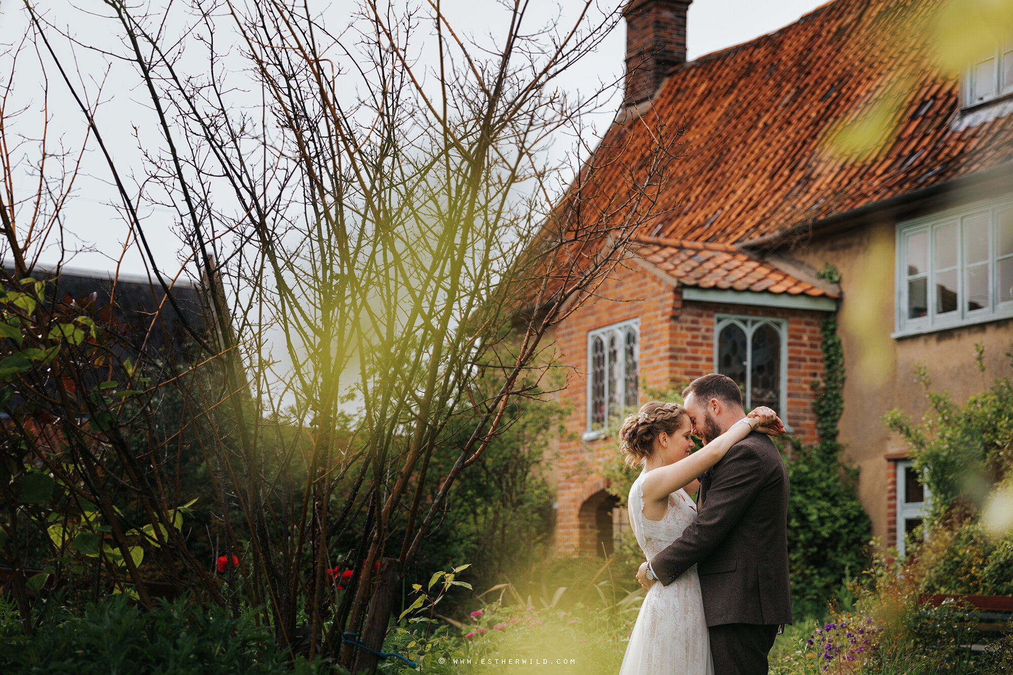 Glebe_Farm_Barn_Norfolk_Wedding_Photographer_Copyright_Esther_Wild_Photographer_703-IMG_4172.jpg