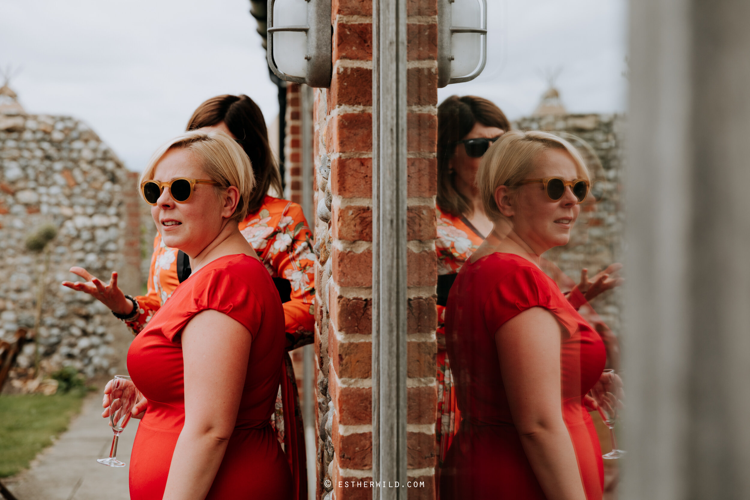 Barn_Drift_Cley_Norfolk_Wedding_Esther_Wild_Photographer_©_Esther_Wild_132-IMG_0430.jpg