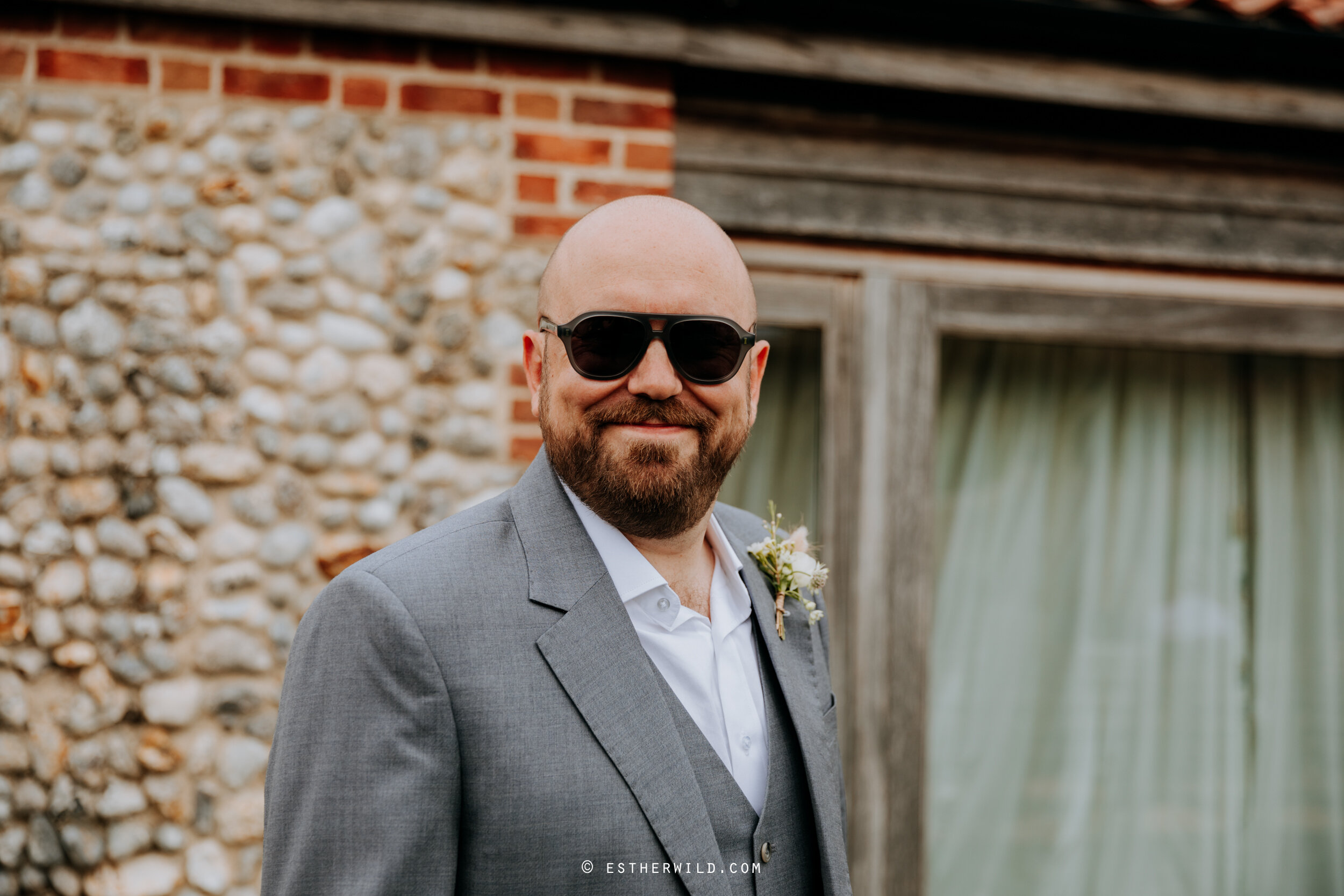 Barn_Drift_Cley_Norfolk_Wedding_Esther_Wild_Photographer_©_Esther_Wild_154-IMG_0515.jpg