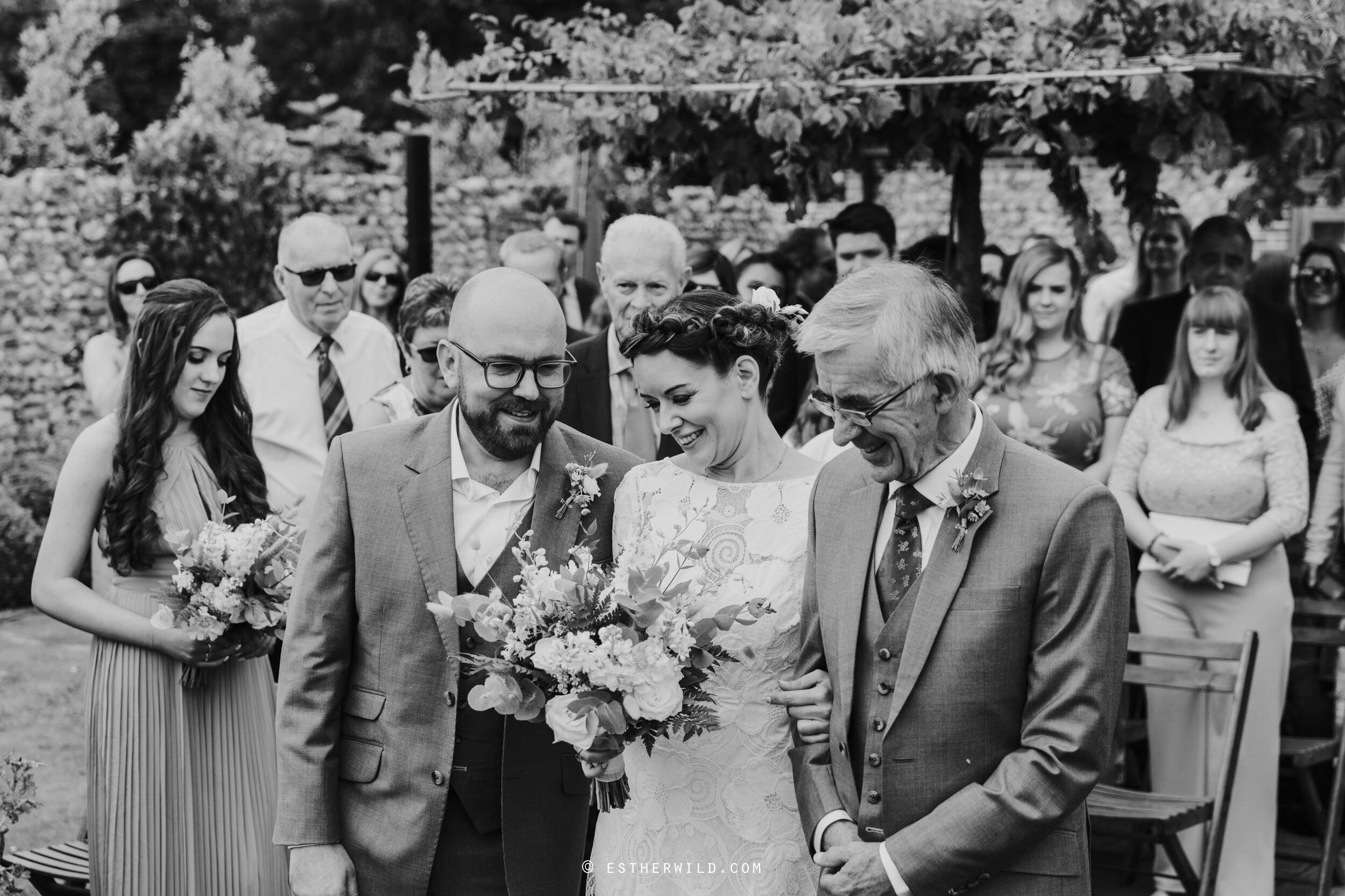 Barn_Drift_Cley_Norfolk_Wedding_Esther_Wild_Photographer_©_Esther_Wild_203-IMG_0666.jpg