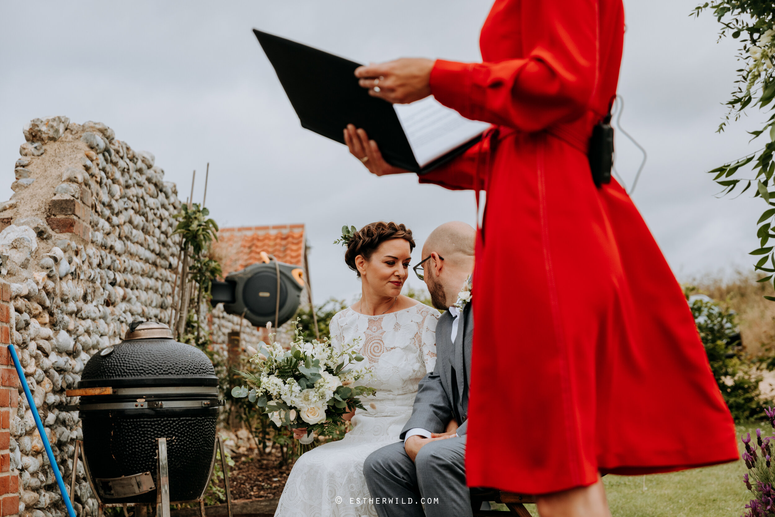 Barn_Drift_Cley_Norfolk_Wedding_Esther_Wild_Photographer_©_Esther_Wild_212-IMG_0695.jpg