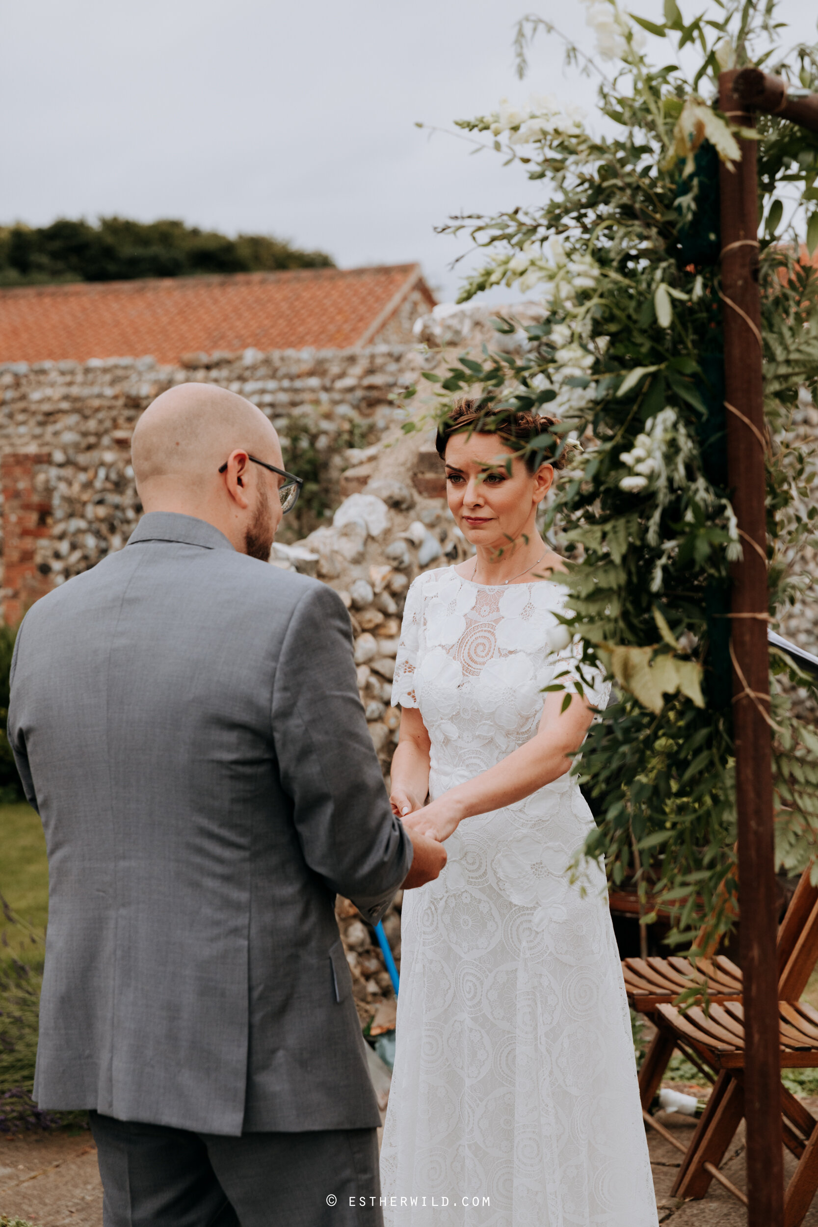 Barn_Drift_Cley_Norfolk_Wedding_Esther_Wild_Photographer_©_Esther_Wild_268-IMG_0776.jpg