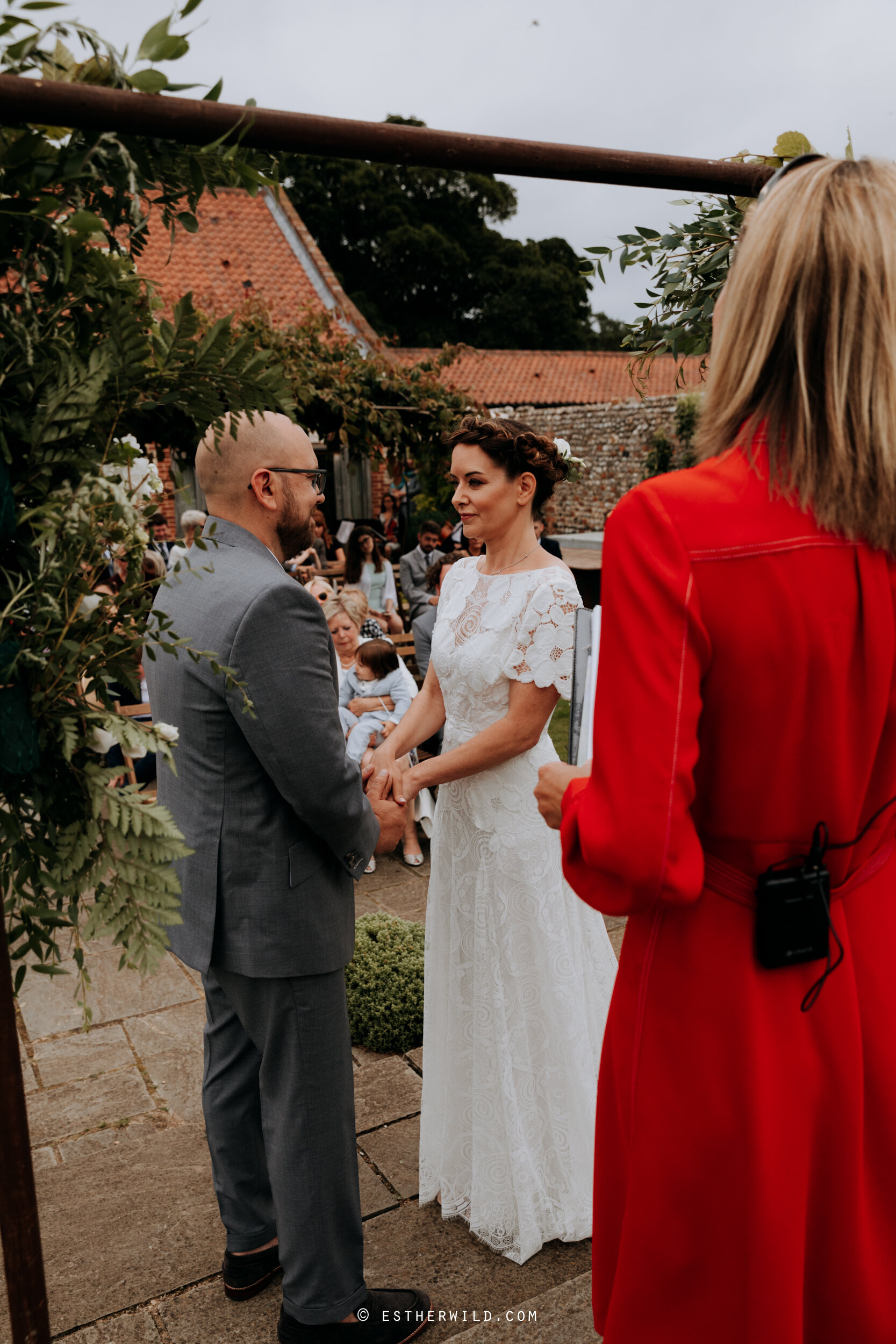 Barn_Drift_Cley_Norfolk_Wedding_Esther_Wild_Photographer_©_Esther_Wild_286-IMG_0806.jpg