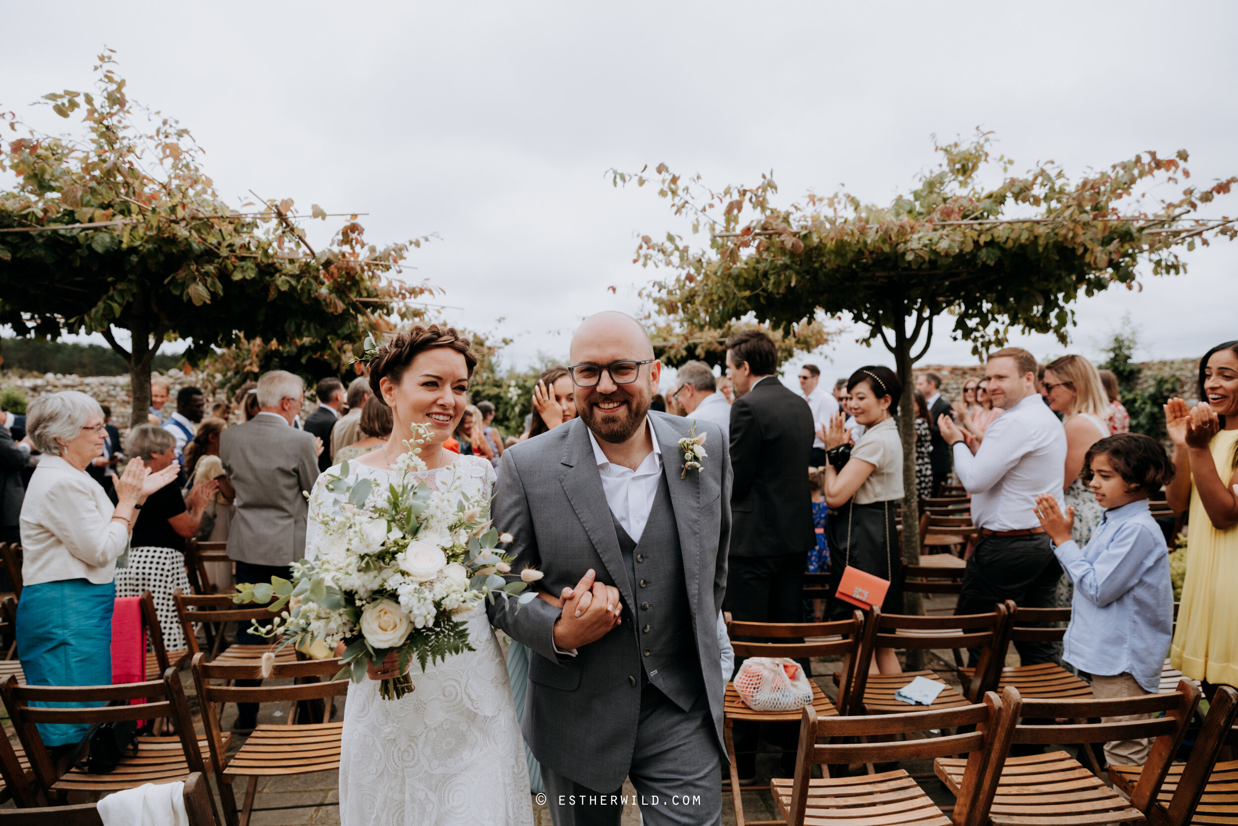 Barn_Drift_Cley_Norfolk_Wedding_Esther_Wild_Photographer_©_Esther_Wild_311-IMG_0905.jpg