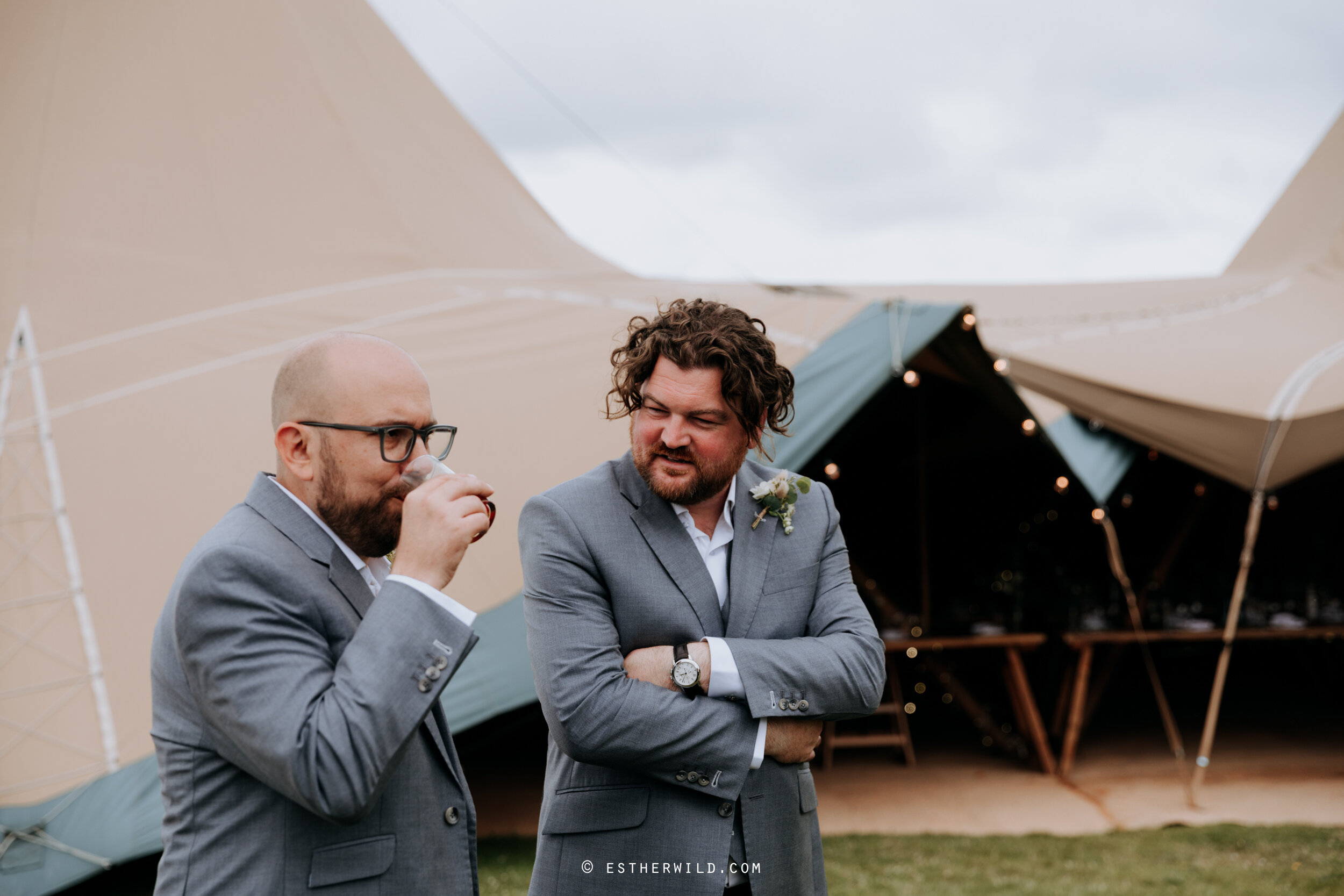 Barn_Drift_Cley_Norfolk_Wedding_Esther_Wild_Photographer_©_Esther_Wild_329-IMG_0959.jpg