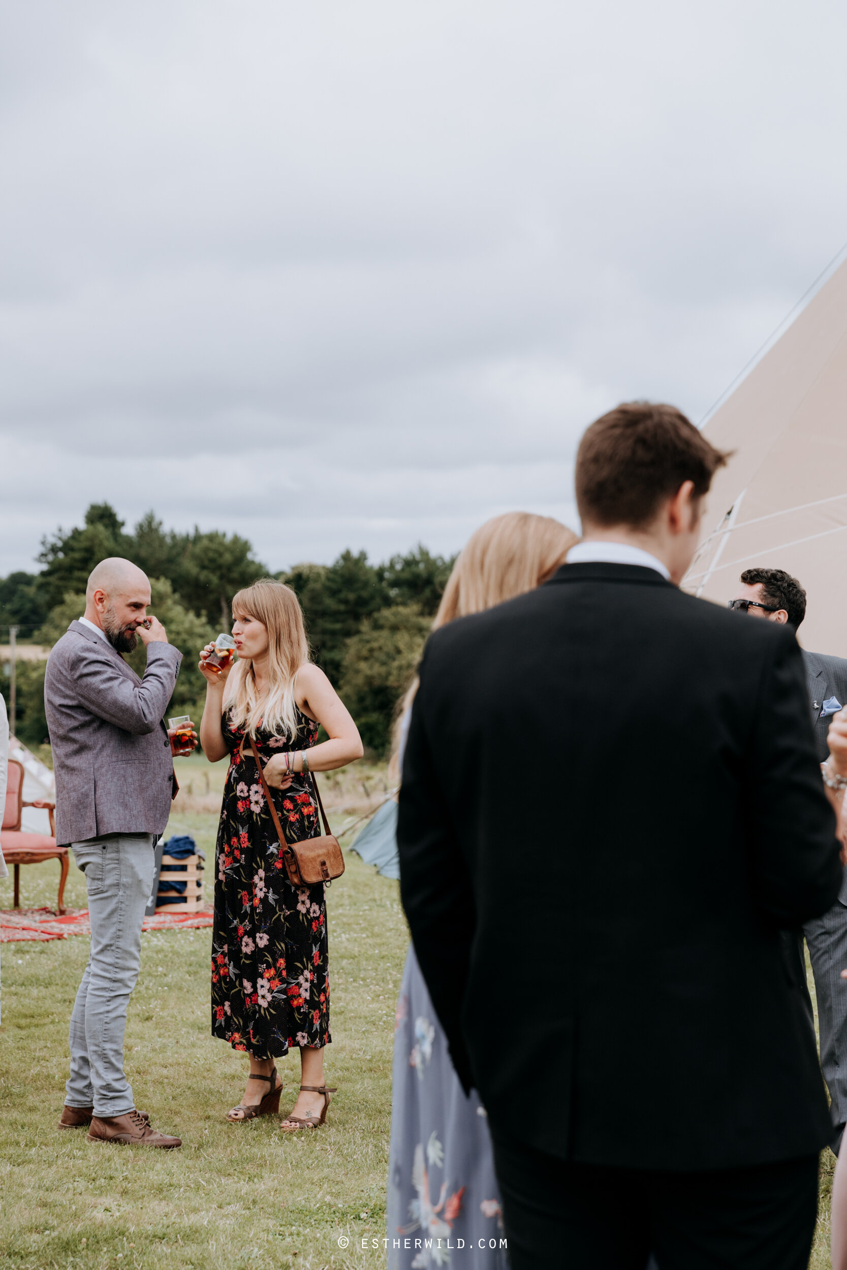 Barn_Drift_Cley_Norfolk_Wedding_Esther_Wild_Photographer_©_Esther_Wild_353-IMG_1043.jpg