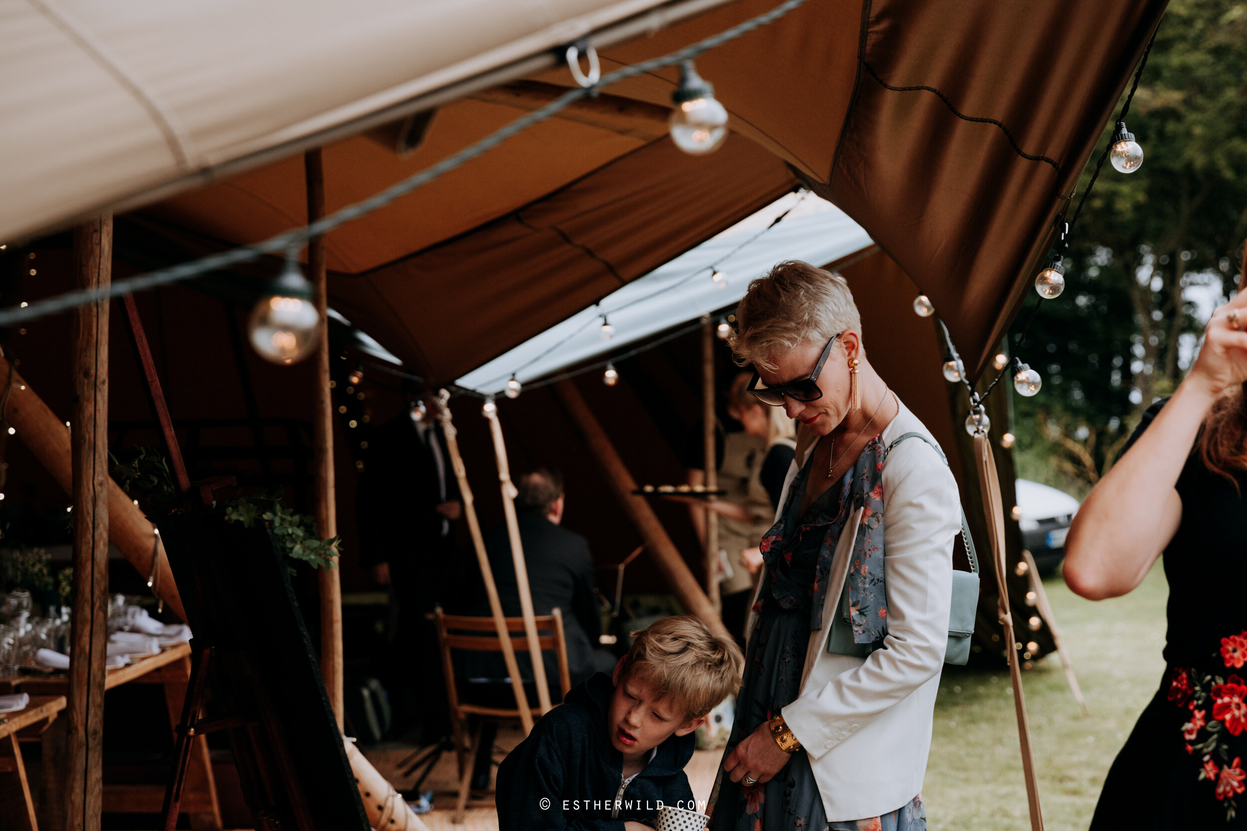 Barn_Drift_Cley_Norfolk_Wedding_Esther_Wild_Photographer_©_Esther_Wild_358-IMG_1057.jpg