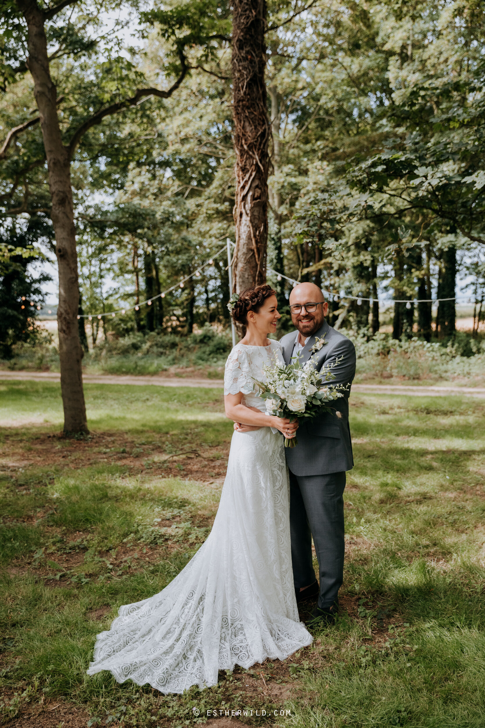 Barn_Drift_Cley_Norfolk_Wedding_Esther_Wild_Photographer_©_Esther_Wild_395-IMG_1215.jpg