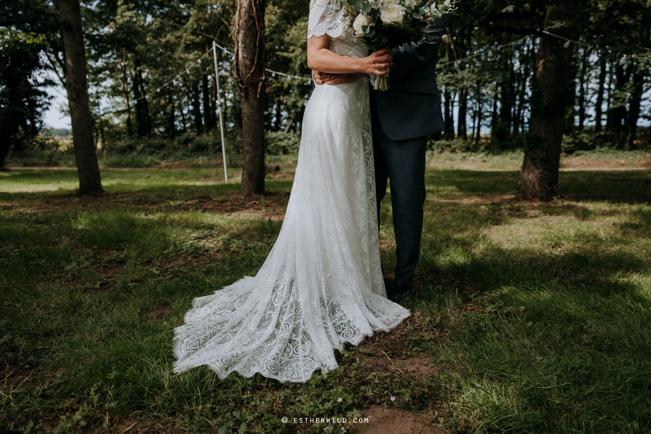 Barn_Drift_Cley_Norfolk_Wedding_Esther_Wild_Photographer_©_Esther_Wild_400-IMG_1227.jpg