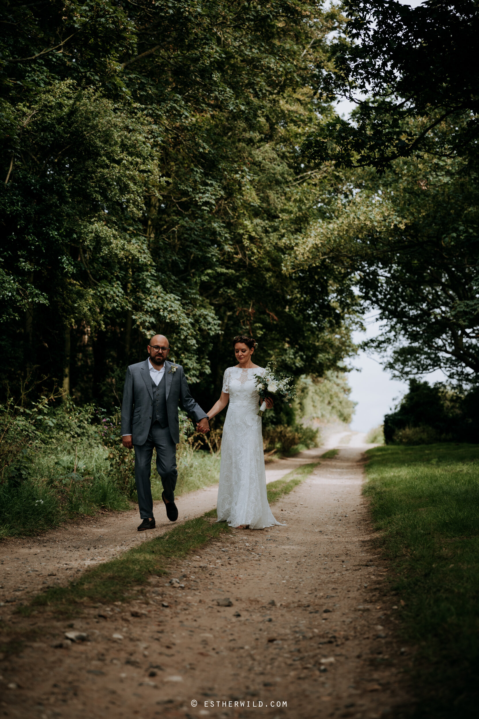 Barn_Drift_Cley_Norfolk_Wedding_Esther_Wild_Photographer_©_Esther_Wild_418-IMG_1264.jpg