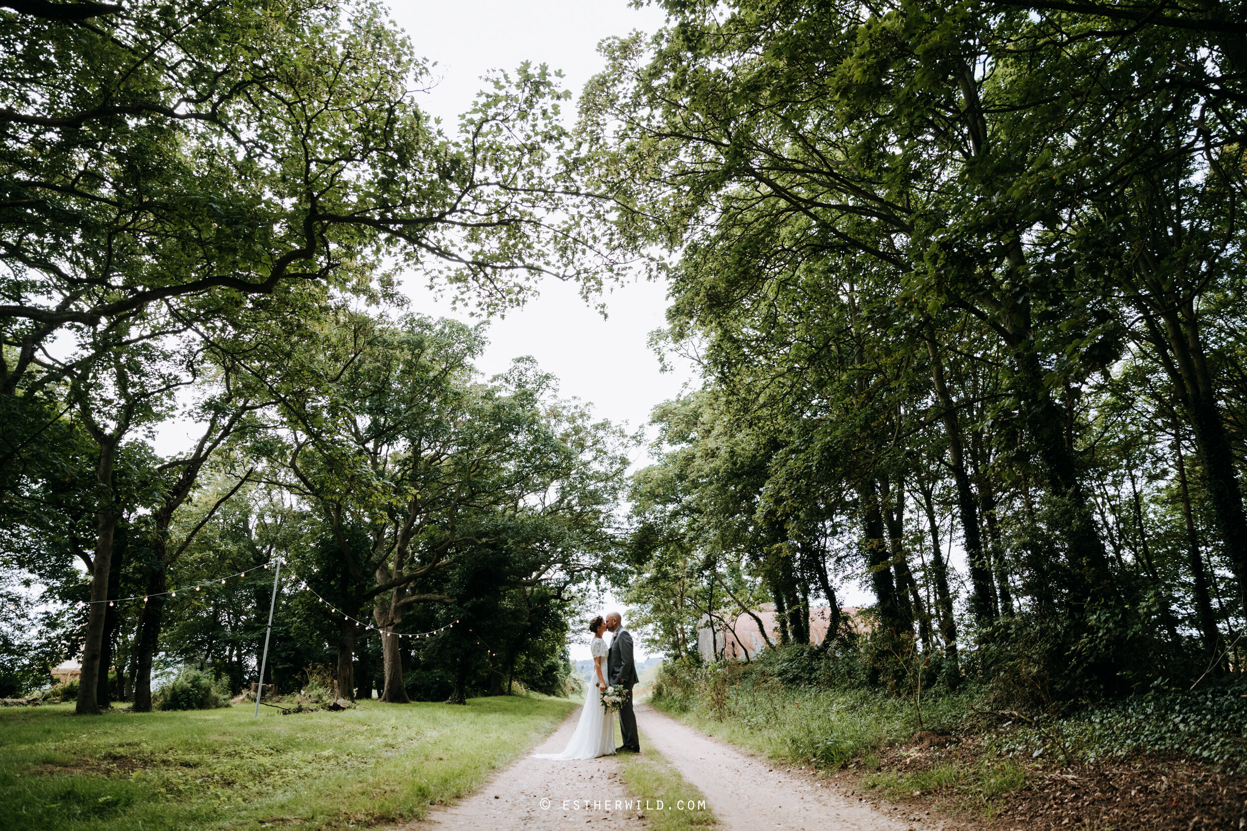 Barn_Drift_Cley_Norfolk_Wedding_Esther_Wild_Photographer_©_Esther_Wild_407-IMG_1242.jpg