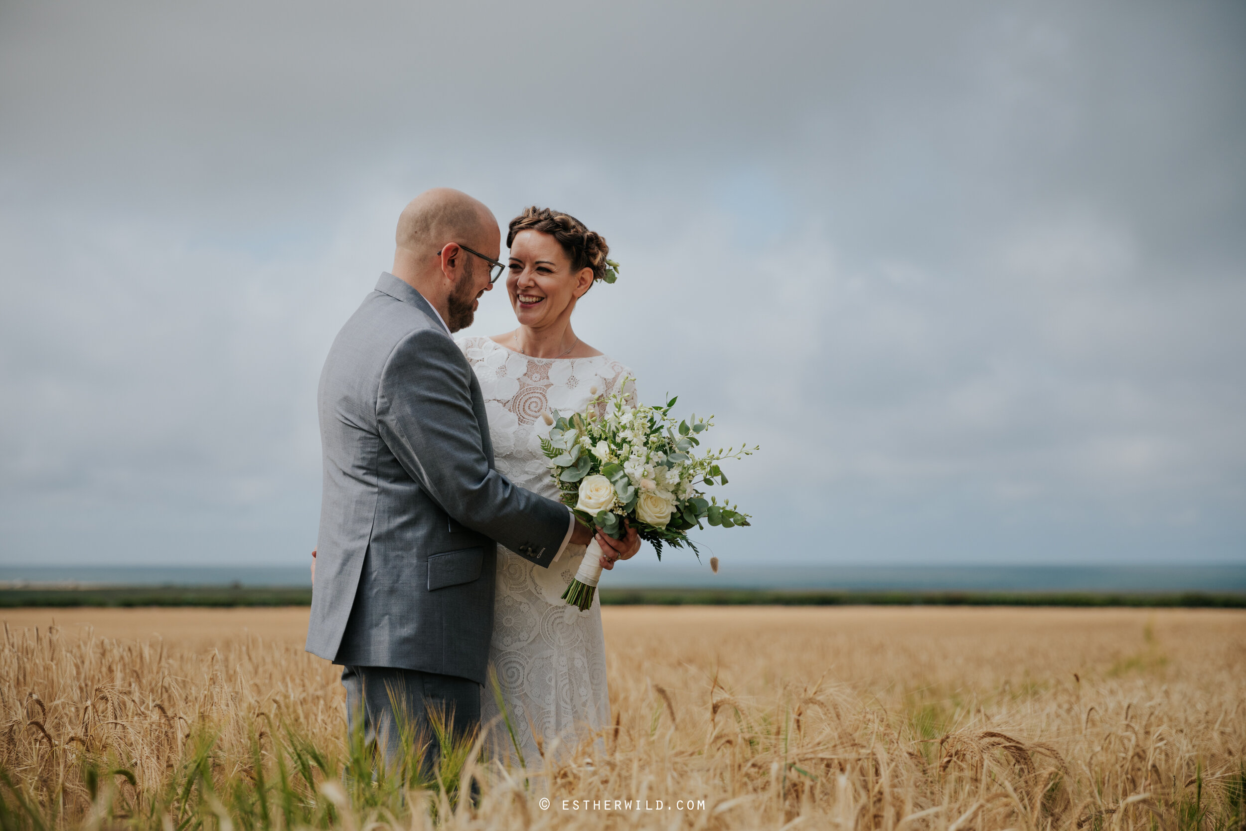 Barn_Drift_Cley_Norfolk_Wedding_Esther_Wild_Photographer_©_Esther_Wild_435-IMG_1313.jpg