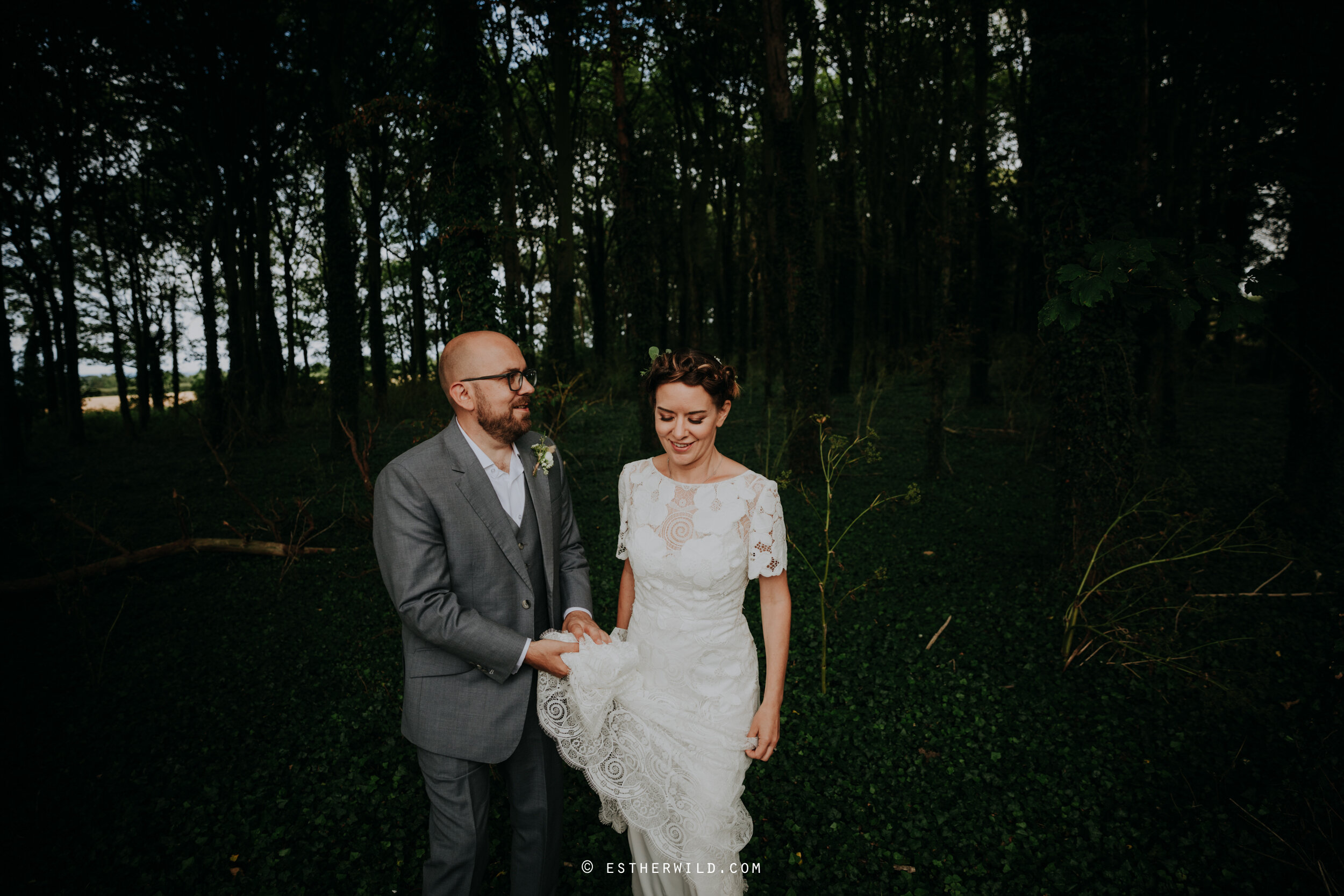 Barn_Drift_Cley_Norfolk_Wedding_Esther_Wild_Photographer_©_Esther_Wild_458-IMG_1359.jpg