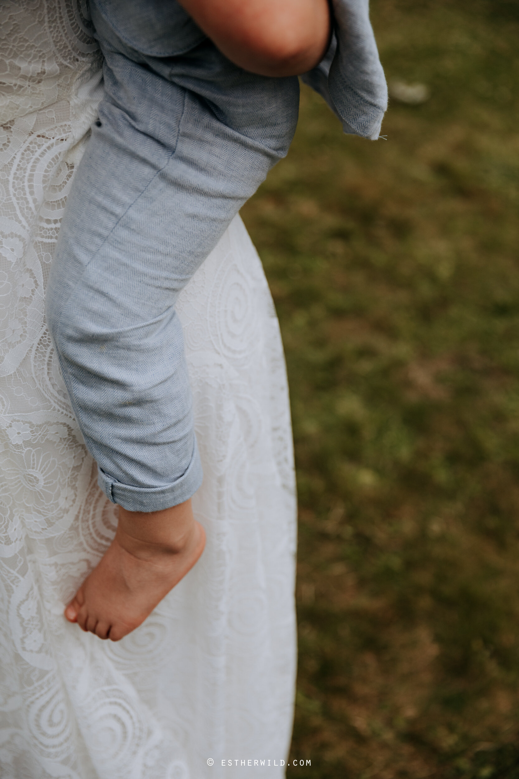 Barn_Drift_Cley_Norfolk_Wedding_Esther_Wild_Photographer_©_Esther_Wild_495-IMG_1545.jpg