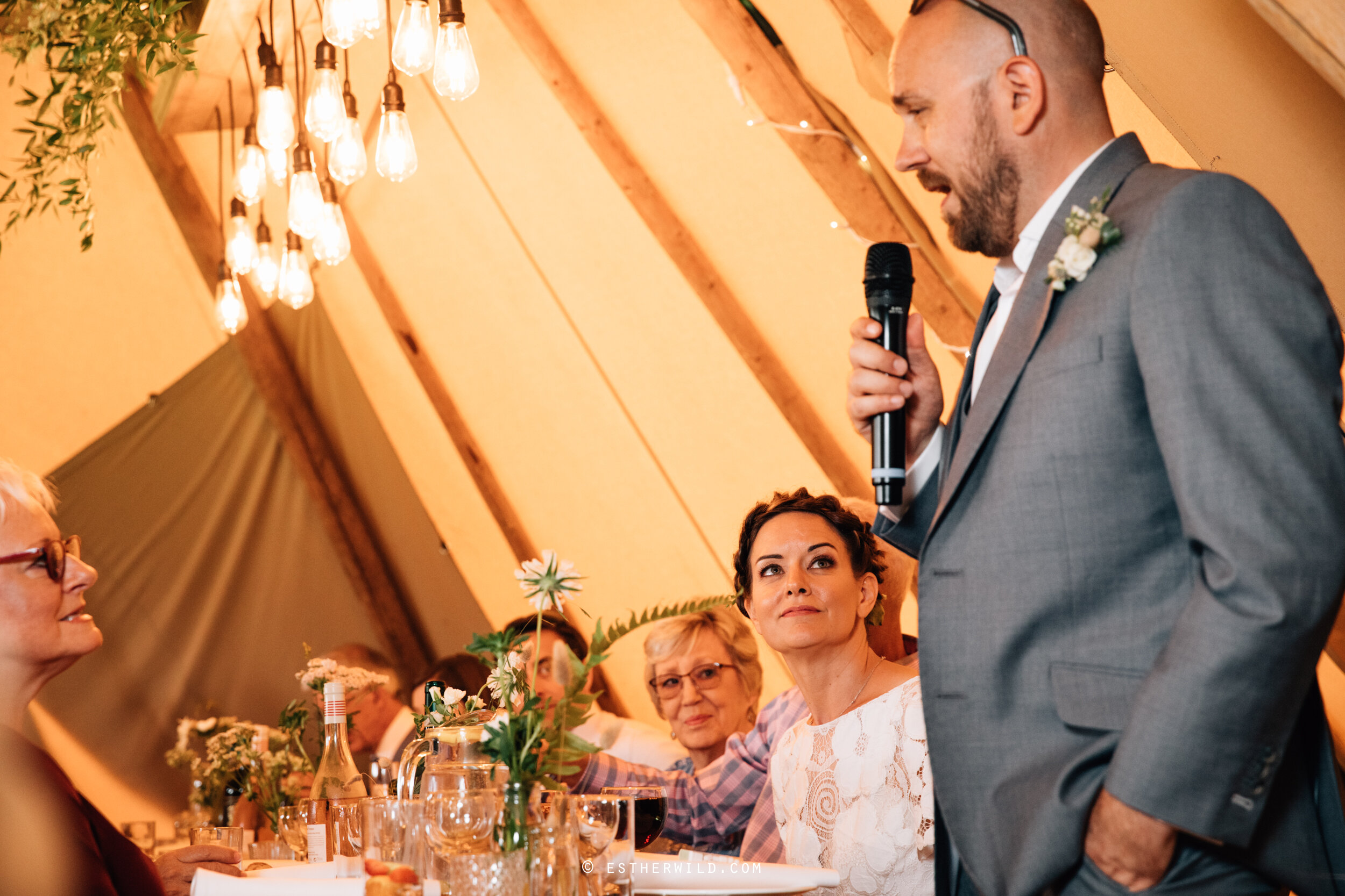 Barn_Drift_Cley_Norfolk_Wedding_Esther_Wild_Photographer_©_Esther_Wild_530-IMG_1652.jpg