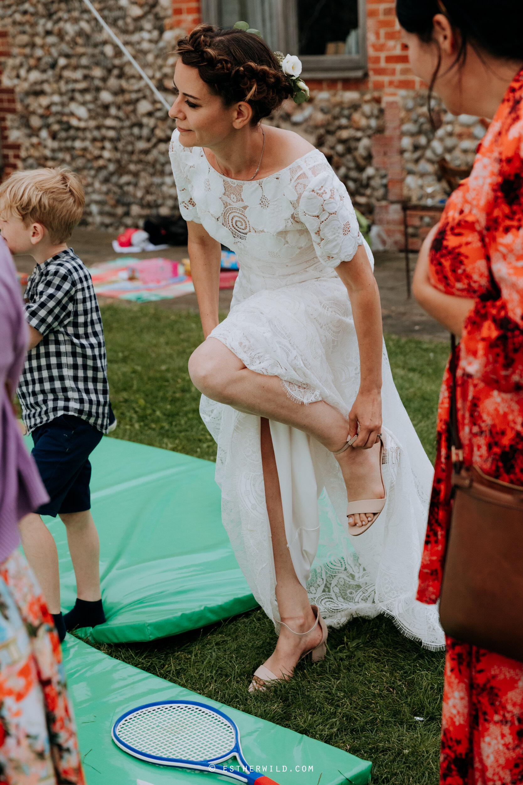 Barn_Drift_Cley_Norfolk_Wedding_Esther_Wild_Photographer_©_Esther_Wild_582-IMG_1897.jpg