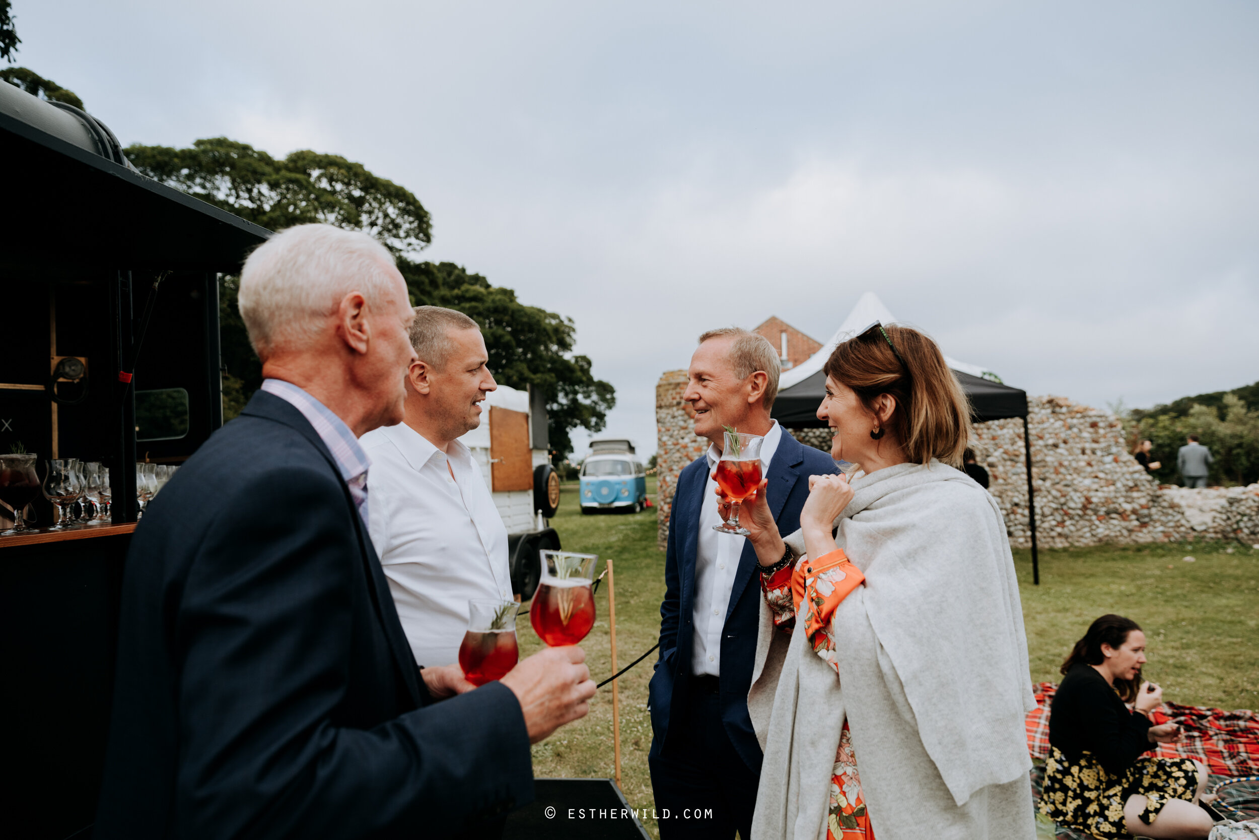 Barn_Drift_Cley_Norfolk_Wedding_Esther_Wild_Photographer_©_Esther_Wild_620-IMG_2118.jpg