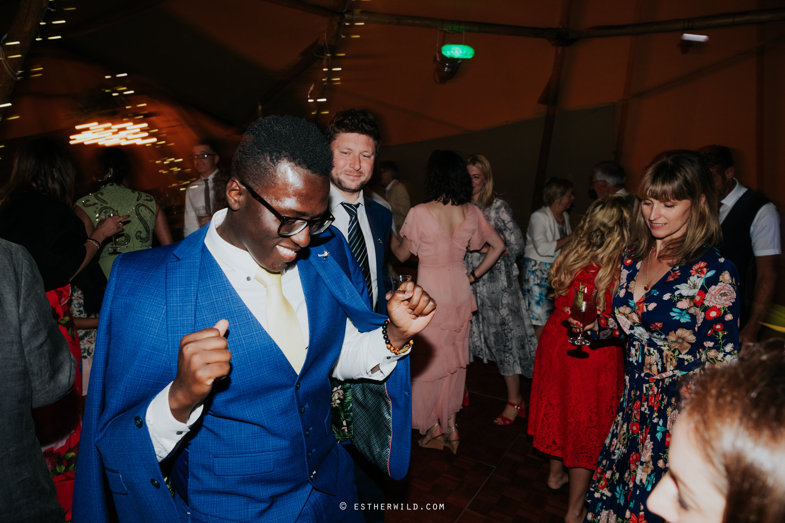 Barn_Drift_Cley_Norfolk_Wedding_Esther_Wild_Photographer_©_Esther_Wild_657-IMG_2237.jpg