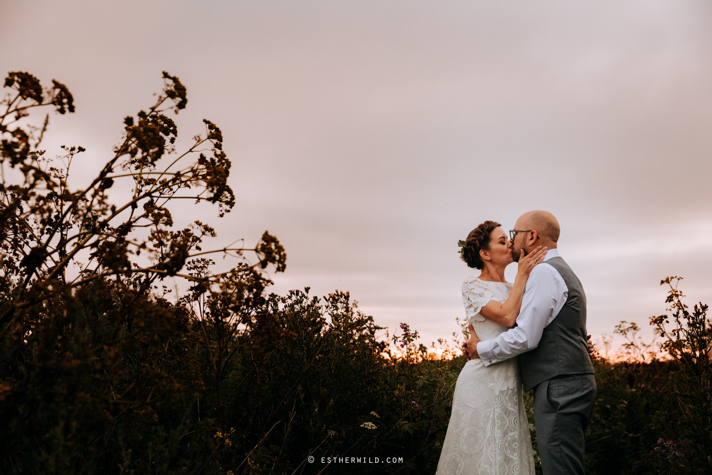 Barn_Drift_Cley_Norfolk_Wedding_Esther_Wild_Photographer_©_Esther_Wild_681-IMG_2334.jpg