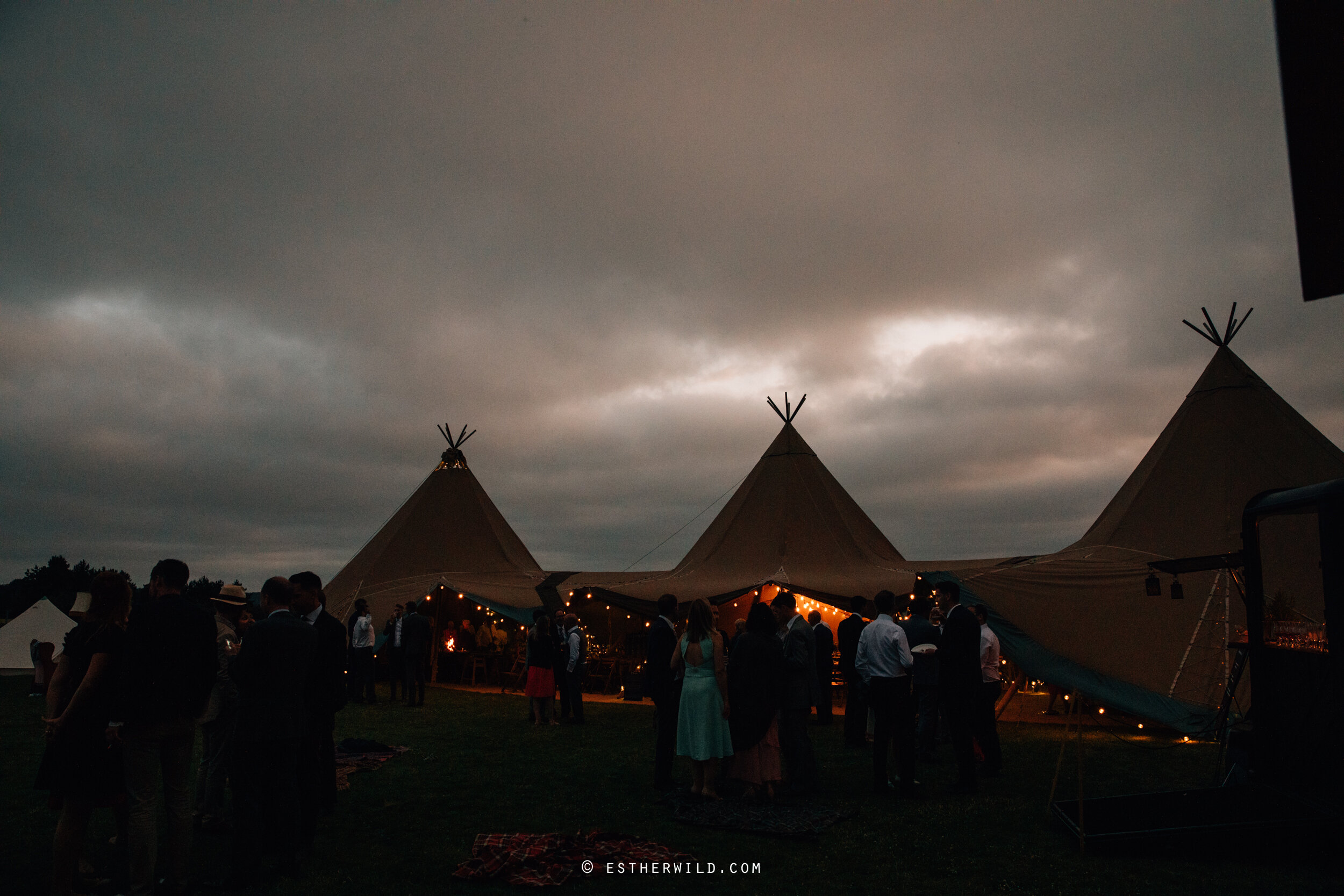 Barn_Drift_Cley_Norfolk_Wedding_Esther_Wild_Photographer_©_Esther_Wild_719-IMG_2495.jpg