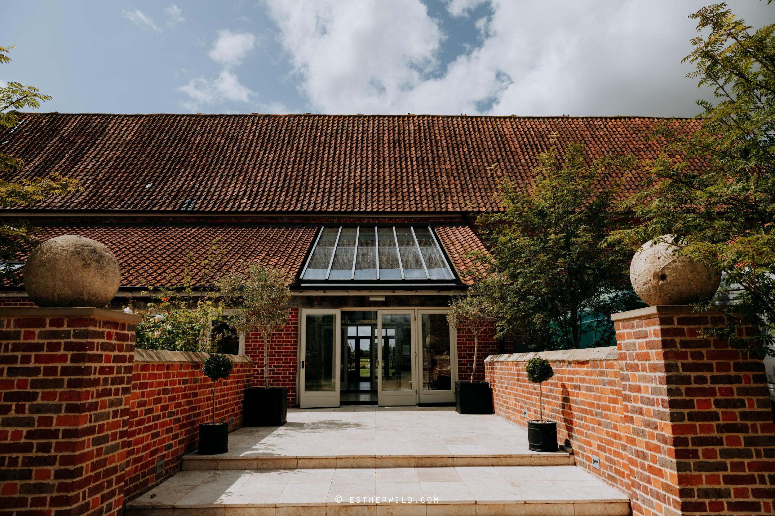 Godwick_Norfolk_Wedding_Documentary_Photography_Copyright_Esther_Wild_108-IMG_3072.jpg