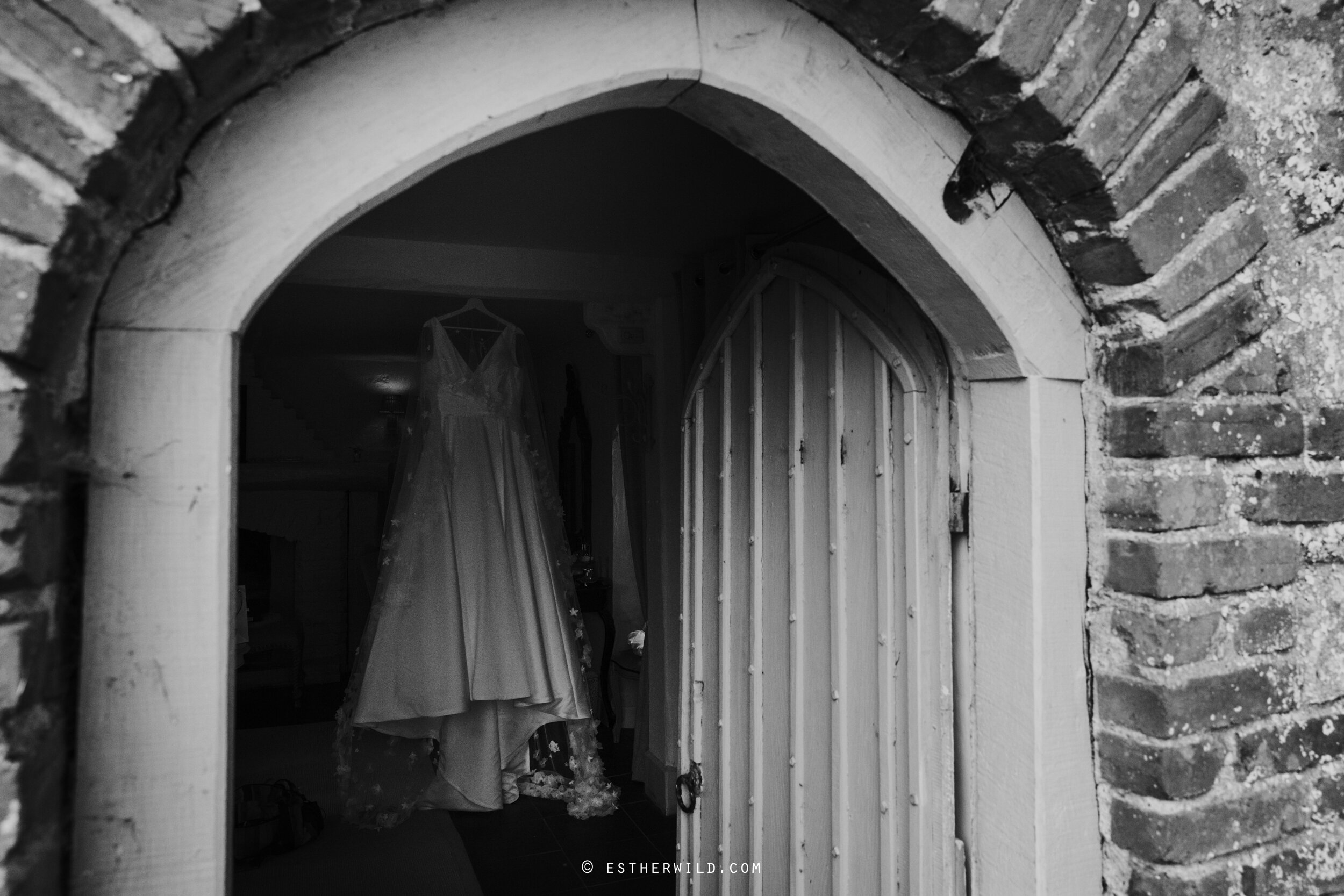 Pentney_Abbey_Kings_Lynn_Norfolk_Wedding_Esther_Wild_Photographer_©Esther_Wild_IMG_0105-2.jpg