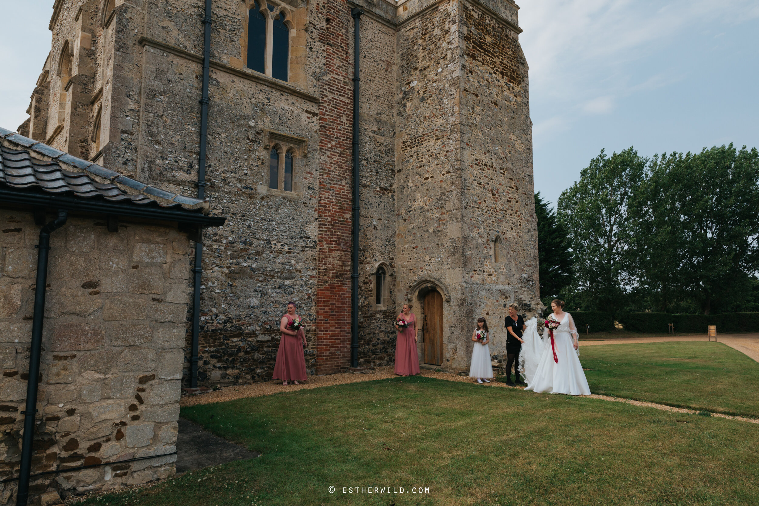 Pentney_Abbey_Kings_Lynn_Norfolk_Wedding_Esther_Wild_Photographer_©Esther_Wild_IMG_0358.jpg