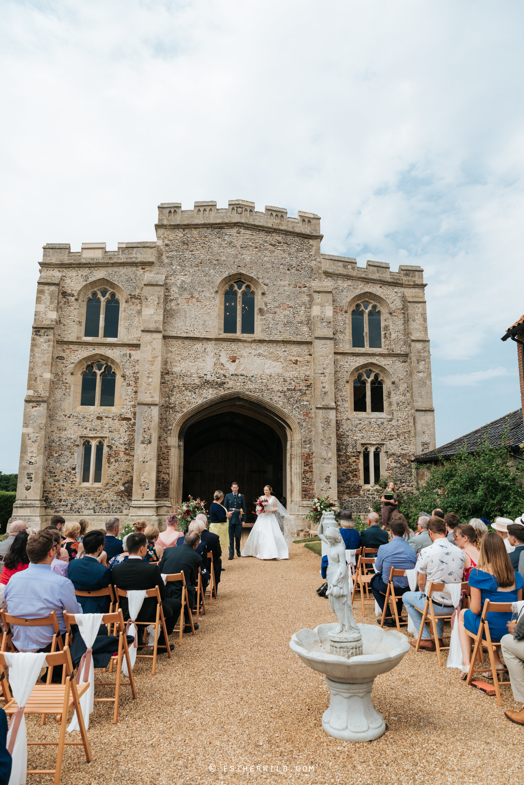 Pentney_Abbey_Kings_Lynn_Norfolk_Wedding_Esther_Wild_Photographer_©Esther_Wild_IMG_0501.jpg