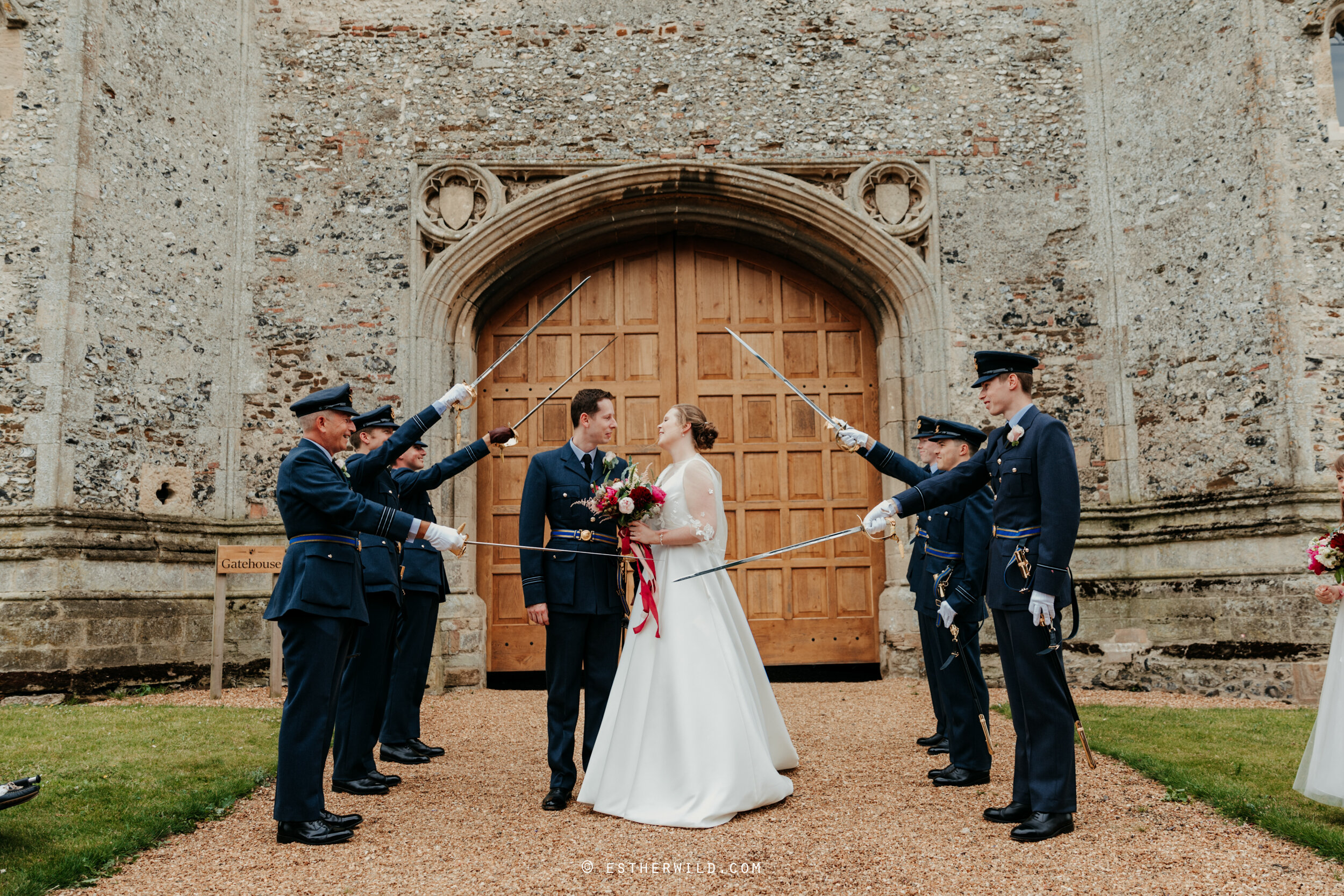 Pentney_Abbey_Kings_Lynn_Norfolk_Wedding_Esther_Wild_Photographer_©Esther_Wild_IMG_0605.jpg