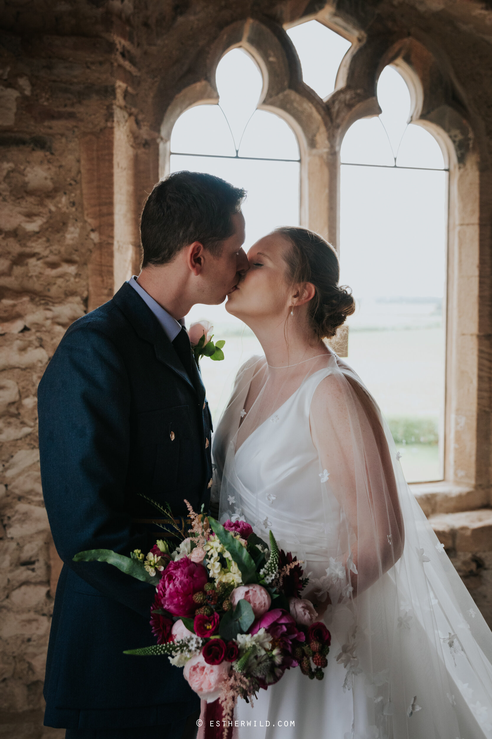 Pentney_Abbey_Kings_Lynn_Norfolk_Wedding_Esther_Wild_Photographer_©Esther_Wild_IMG_0882-2.jpg